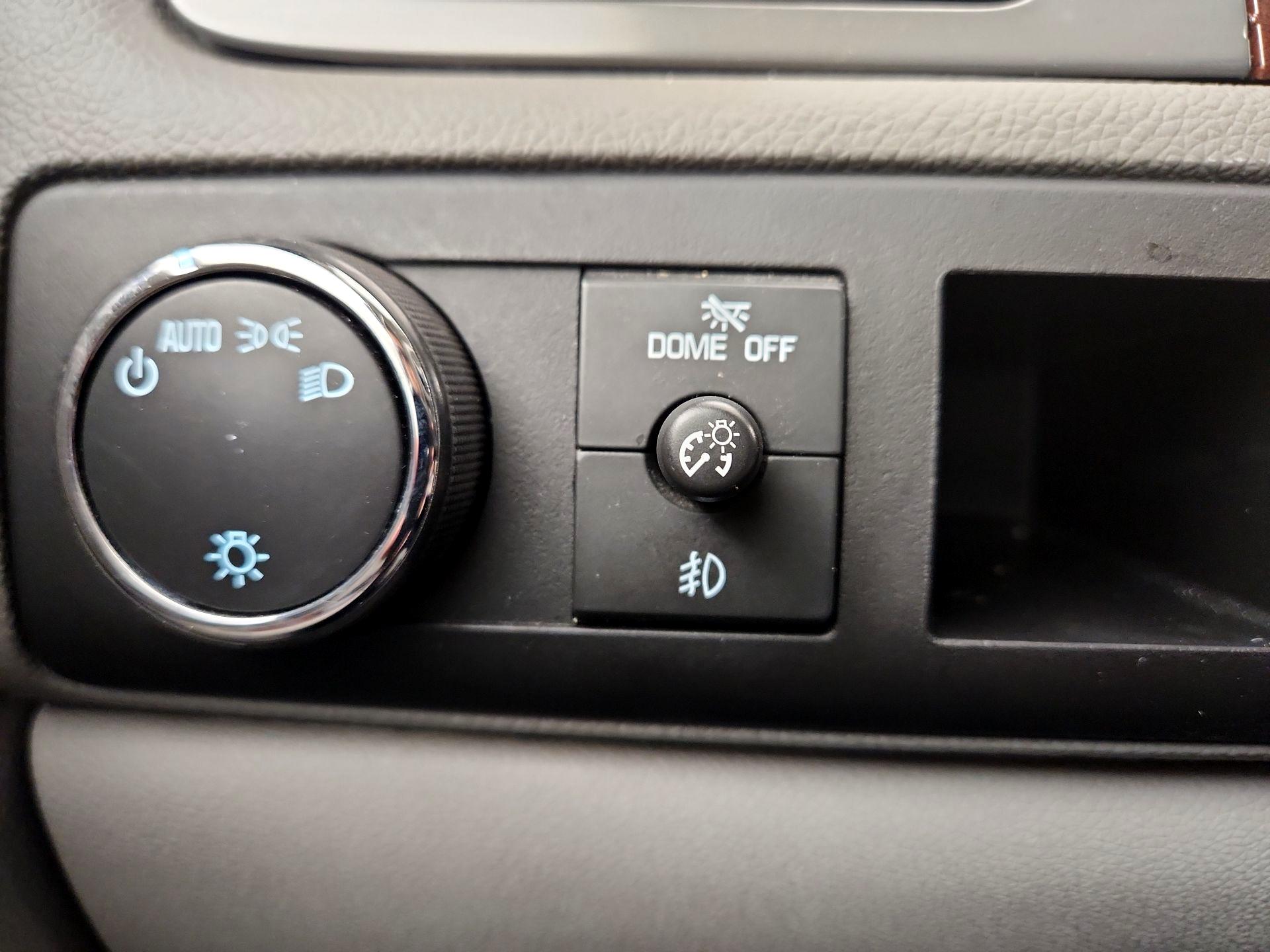 Thumbnail: 2014 Chevrolet Suburban - 13