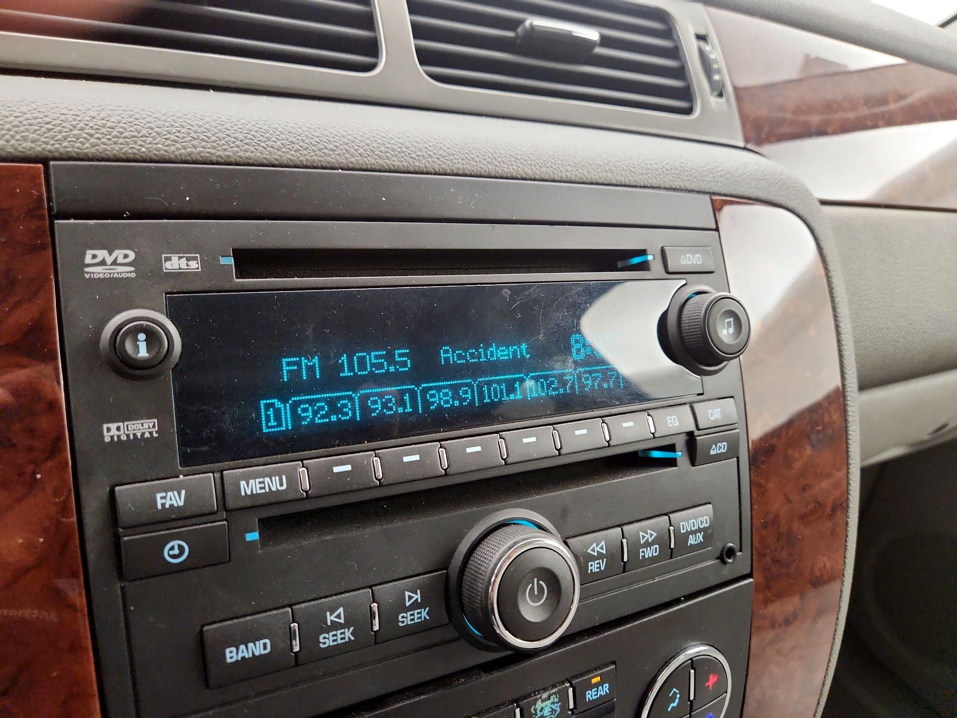 Thumbnail: 2014 Chevrolet Suburban - 15