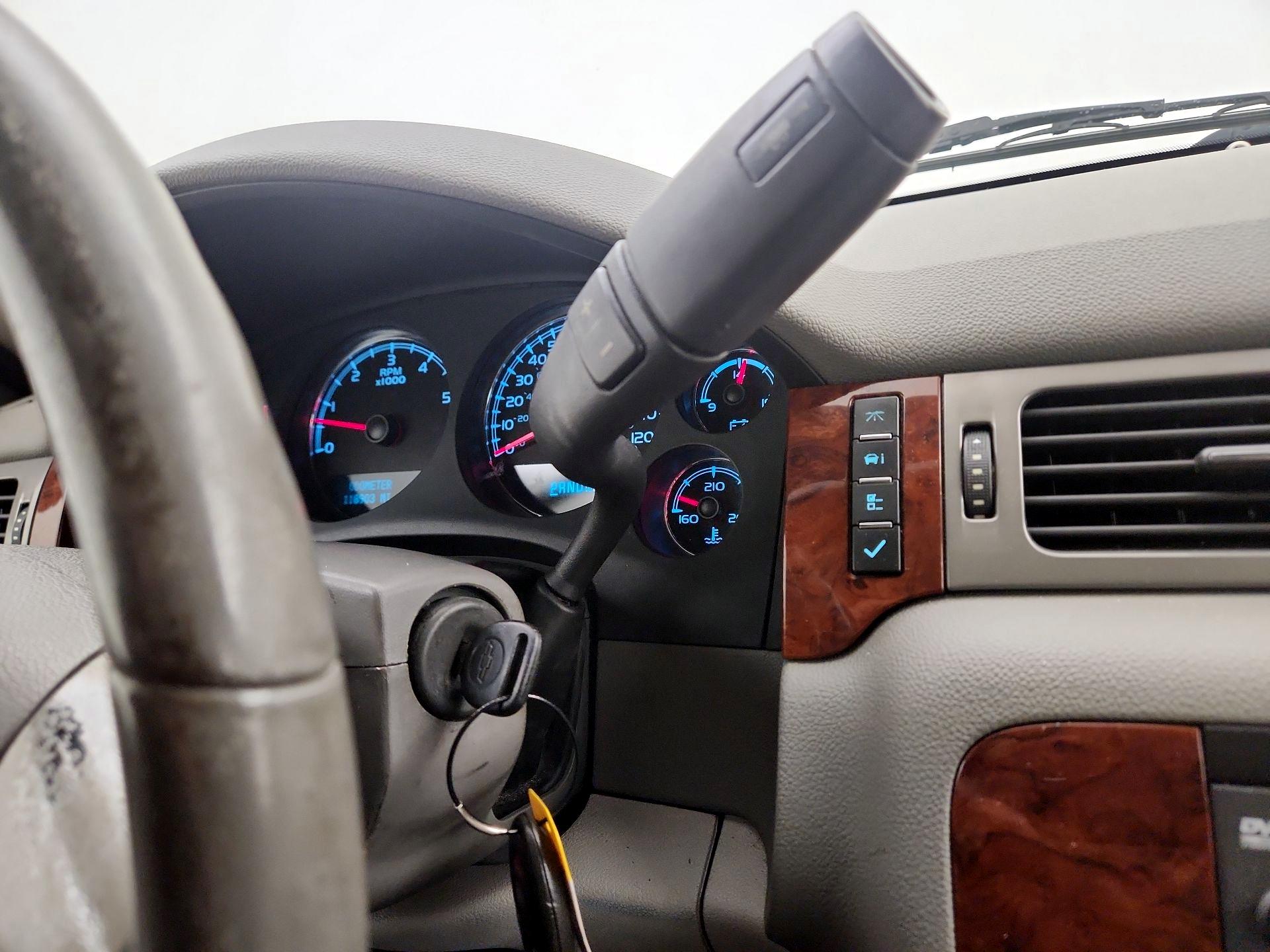 Thumbnail: 2014 Chevrolet Suburban - 17