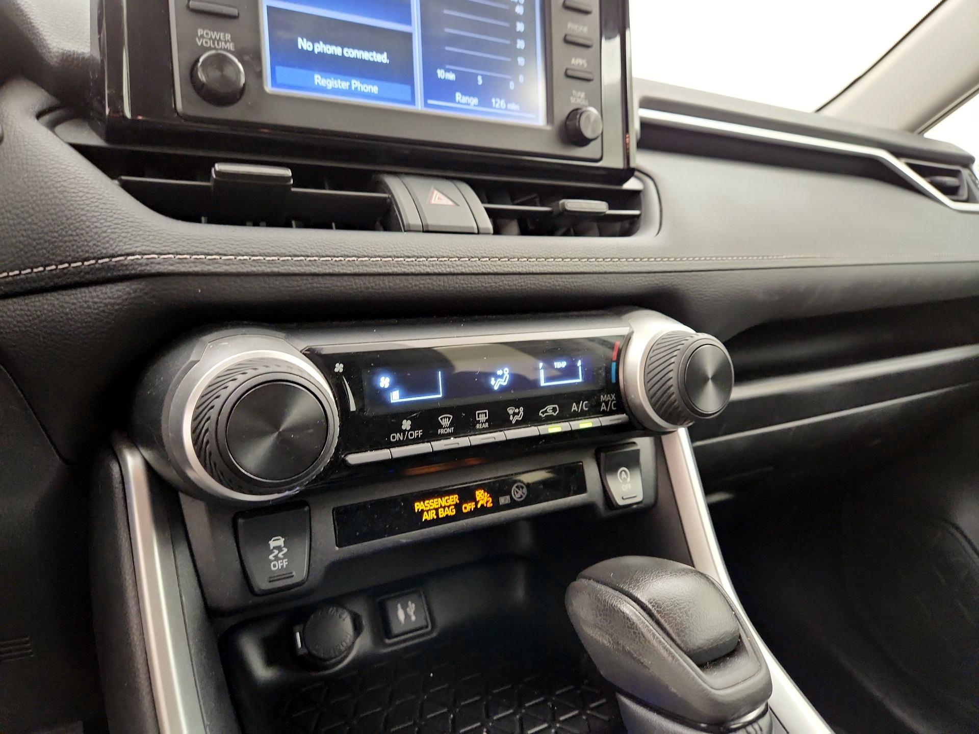 Thumbnail: 2019 Toyota RAV4 - 16