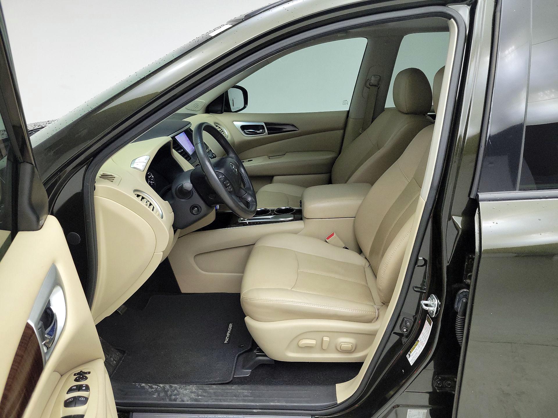 Thumbnail: 2016 Nissan Pathfinder - 11
