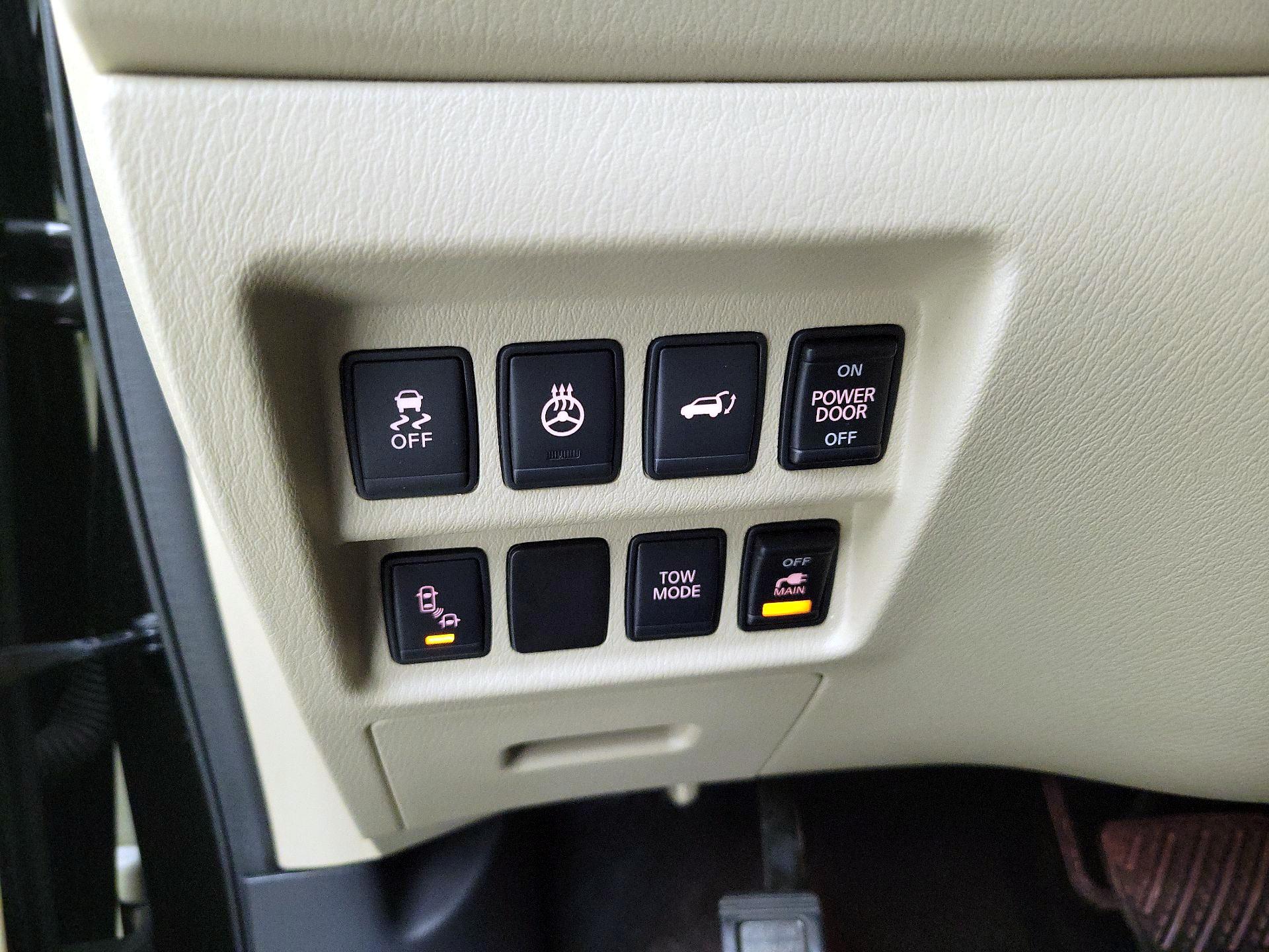 Thumbnail: 2016 Nissan Pathfinder - 13