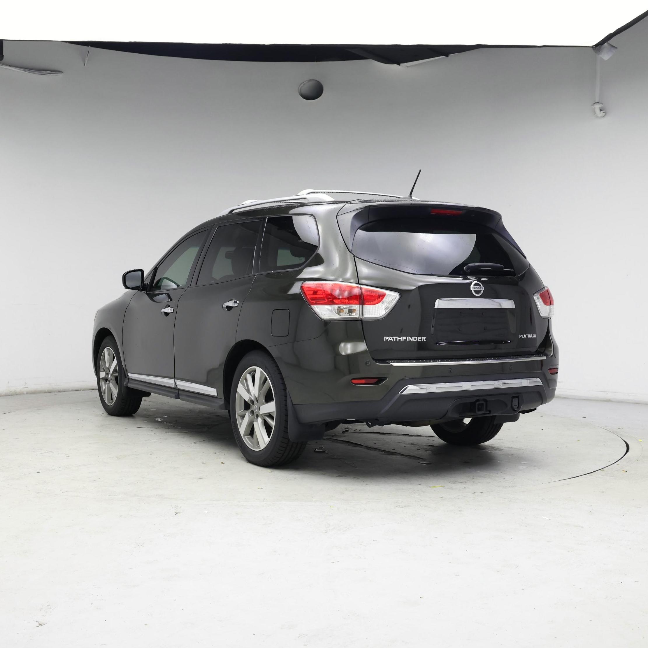 Thumbnail: 2016 Nissan Pathfinder - 2