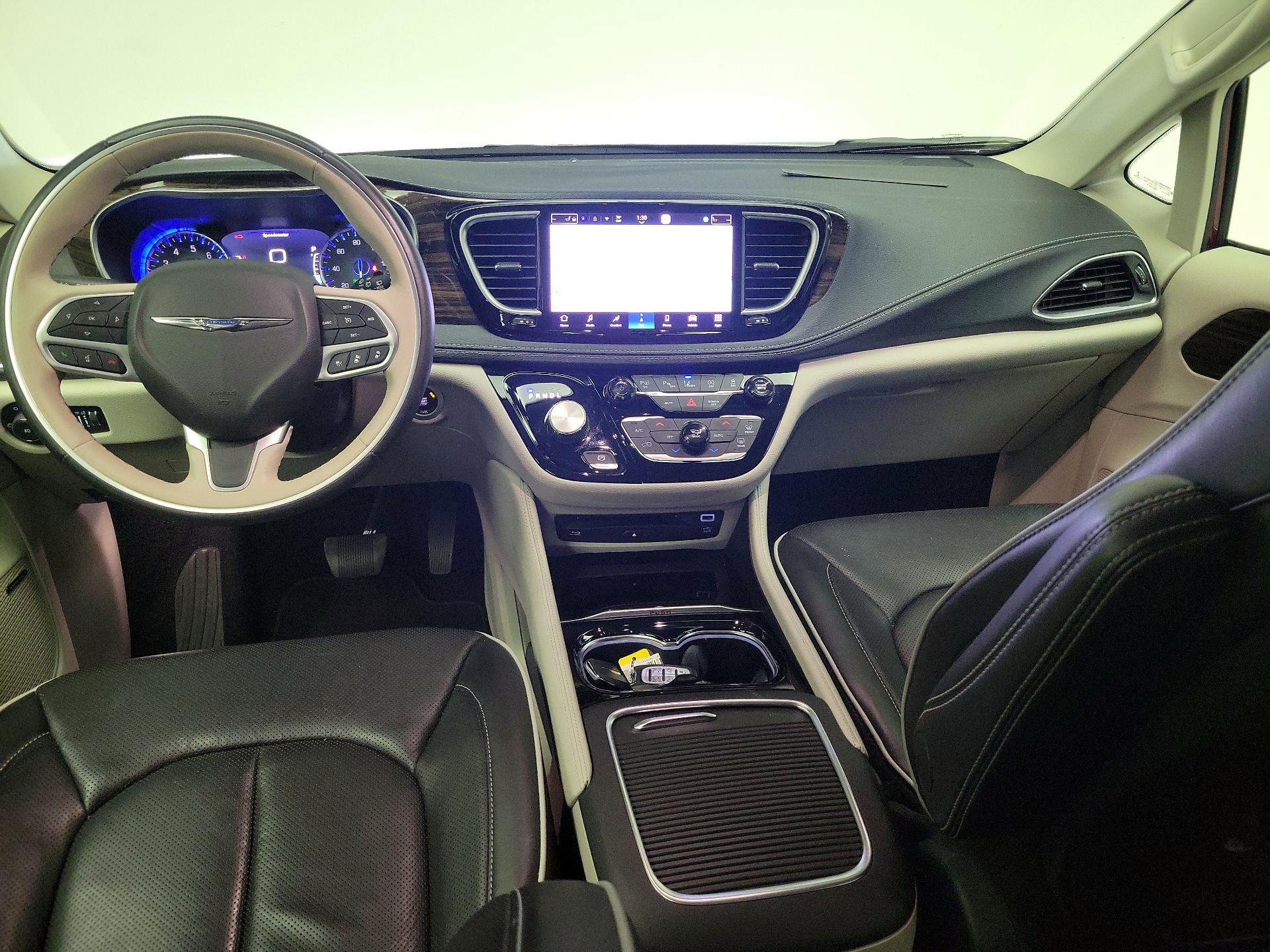 Thumbnail: 2021 Chrysler Pacifica - 9