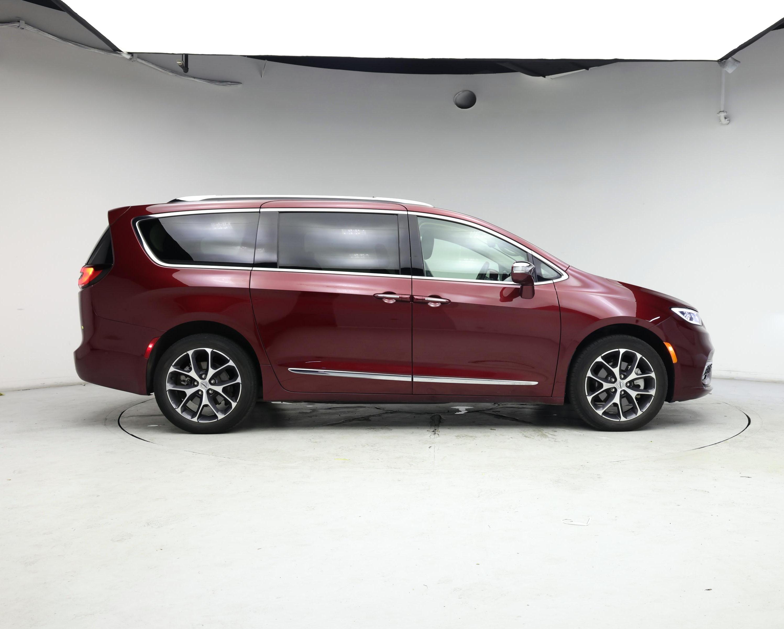 Thumbnail: 2021 Chrysler Pacifica - 7