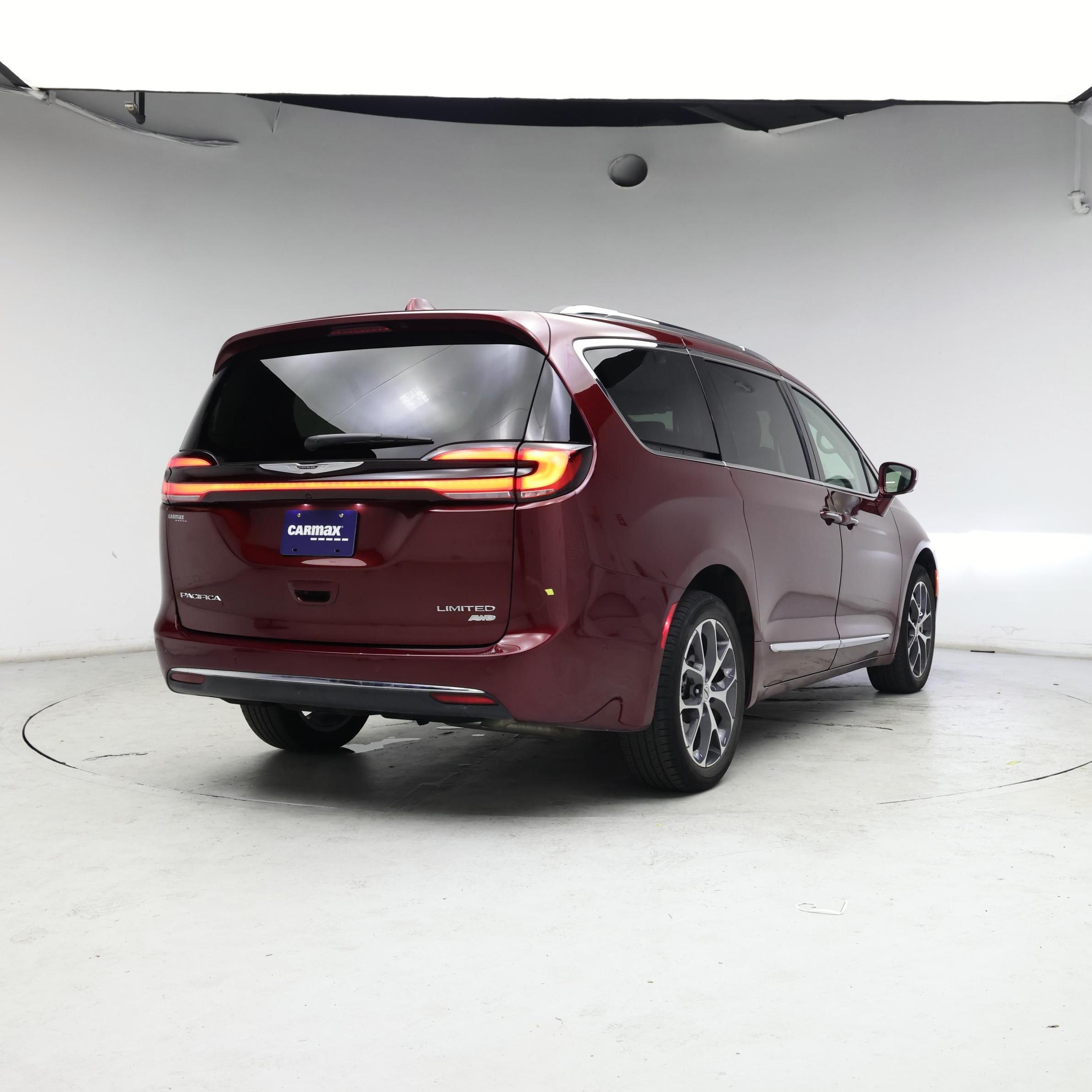 Thumbnail: 2021 Chrysler Pacifica - 8