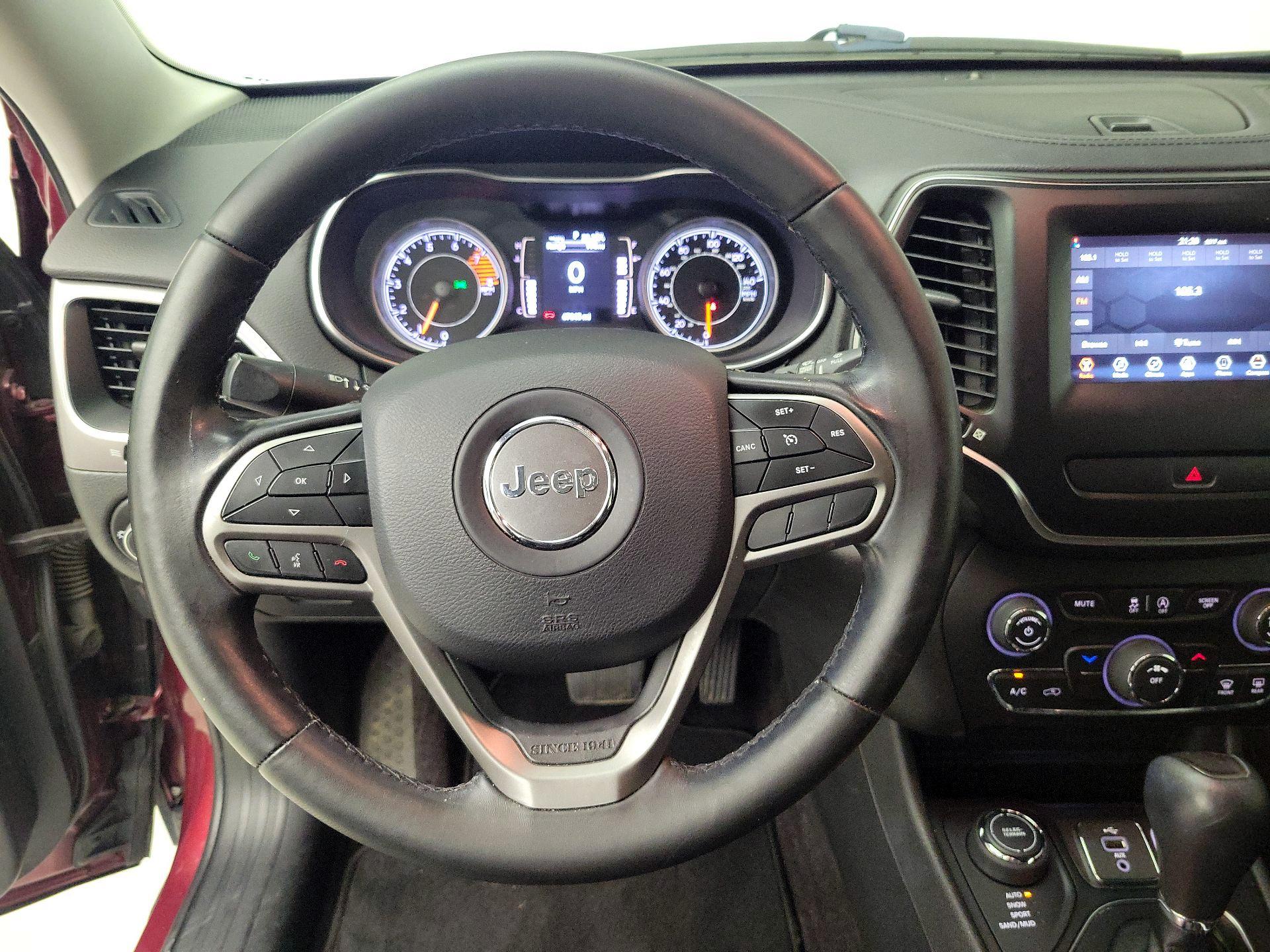 Thumbnail: 2019 Jeep Cherokee - 10