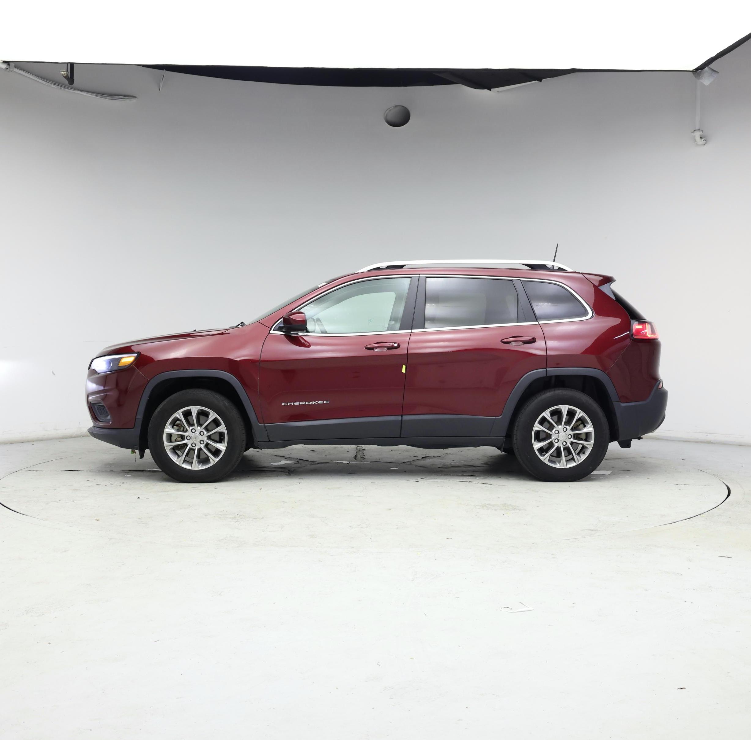 Thumbnail: 2019 Jeep Cherokee - 3