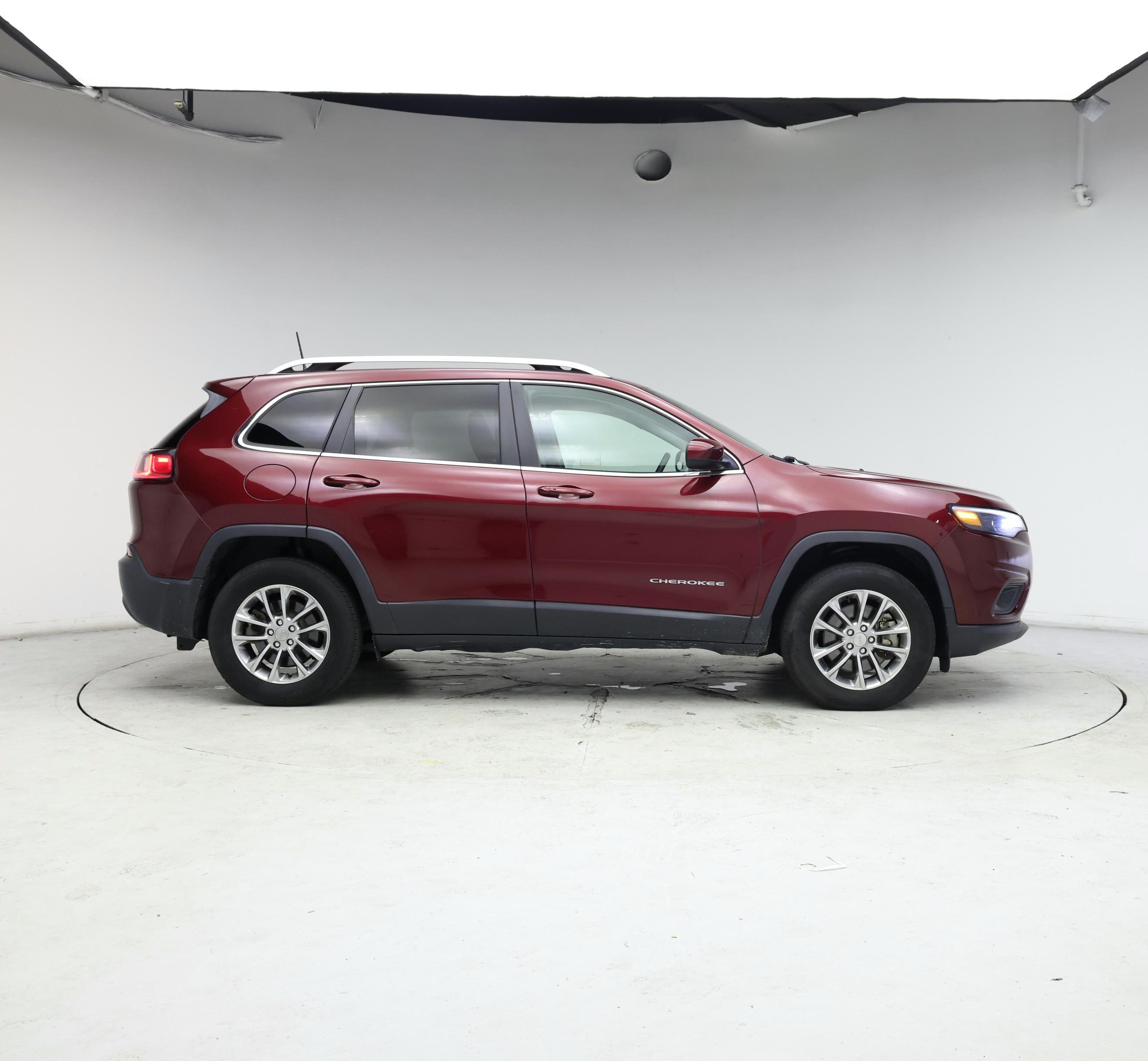 Thumbnail: 2019 Jeep Cherokee - 7