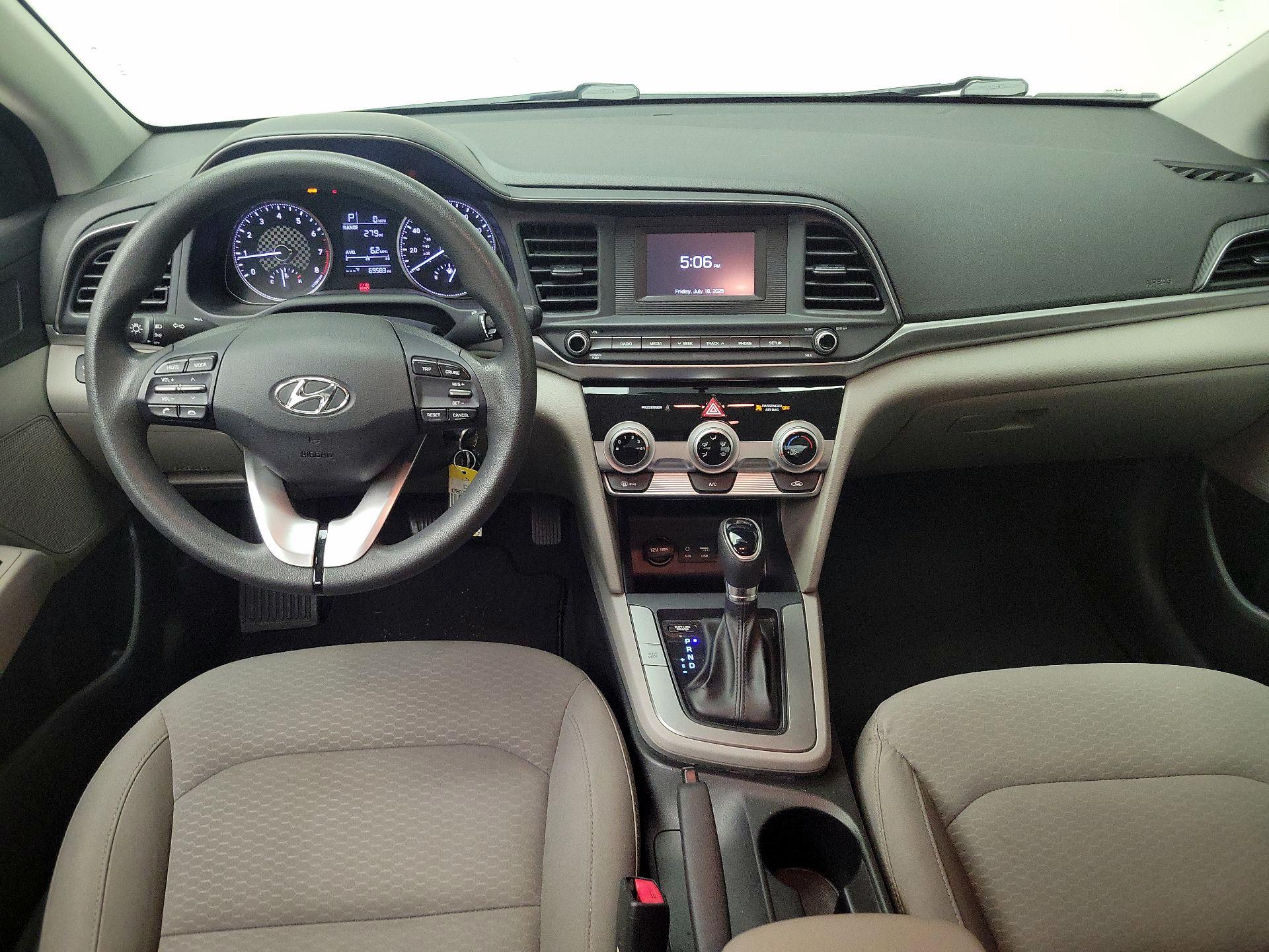 Thumbnail: 2019 Hyundai Elantra - 9