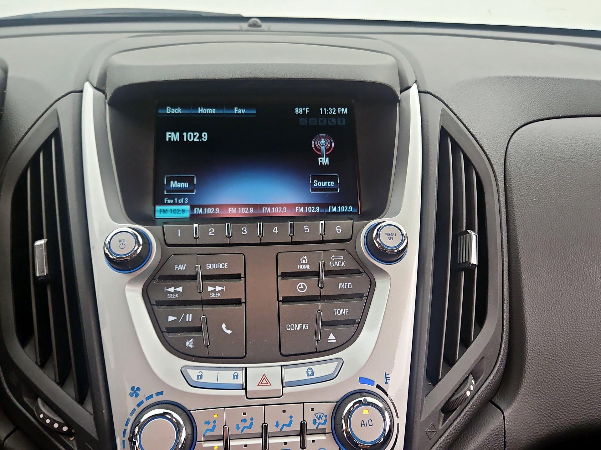 Thumbnail: 2015 Chevrolet Equinox - 15
