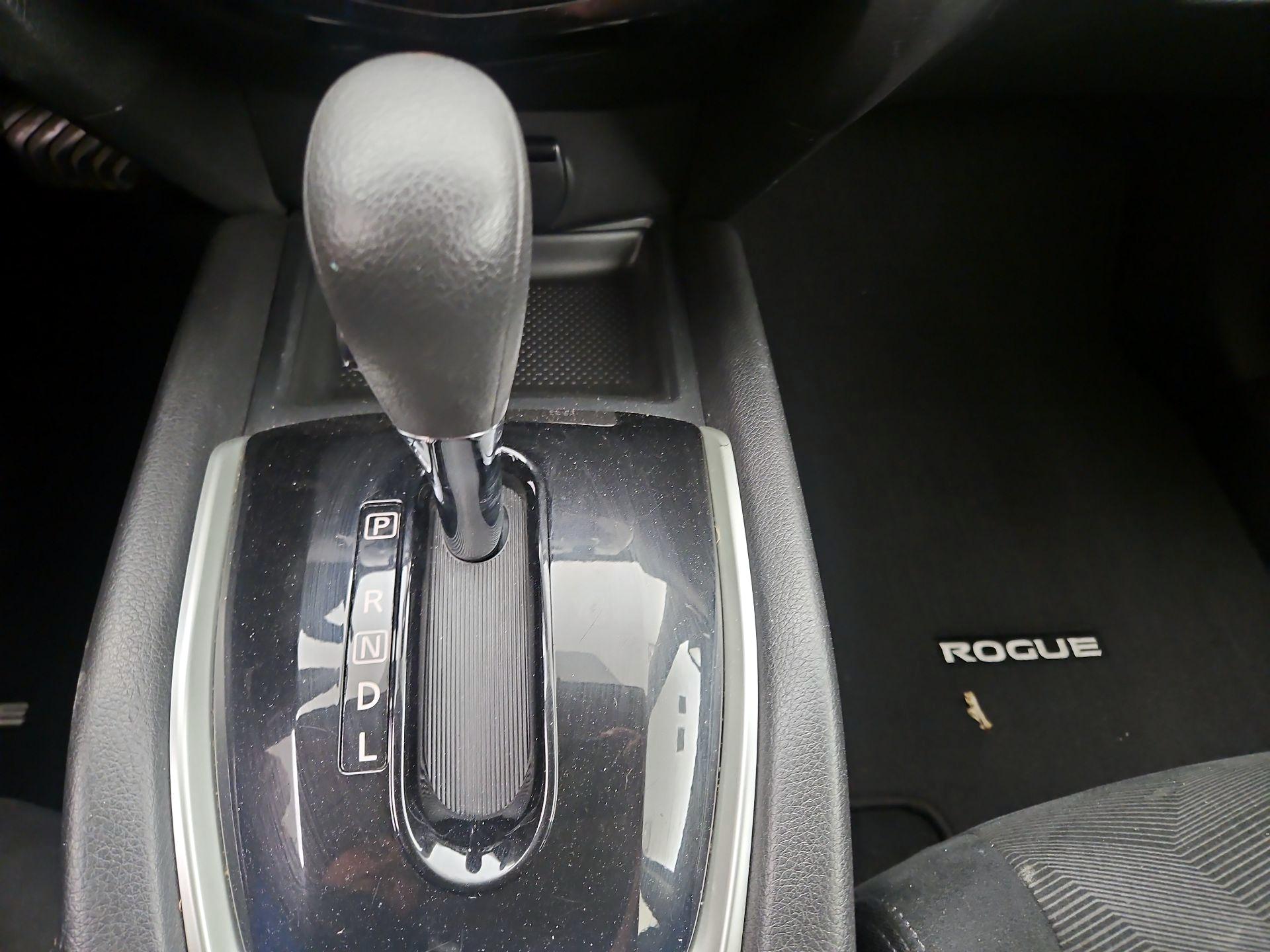 Thumbnail: 2014 Nissan Rogue - 17