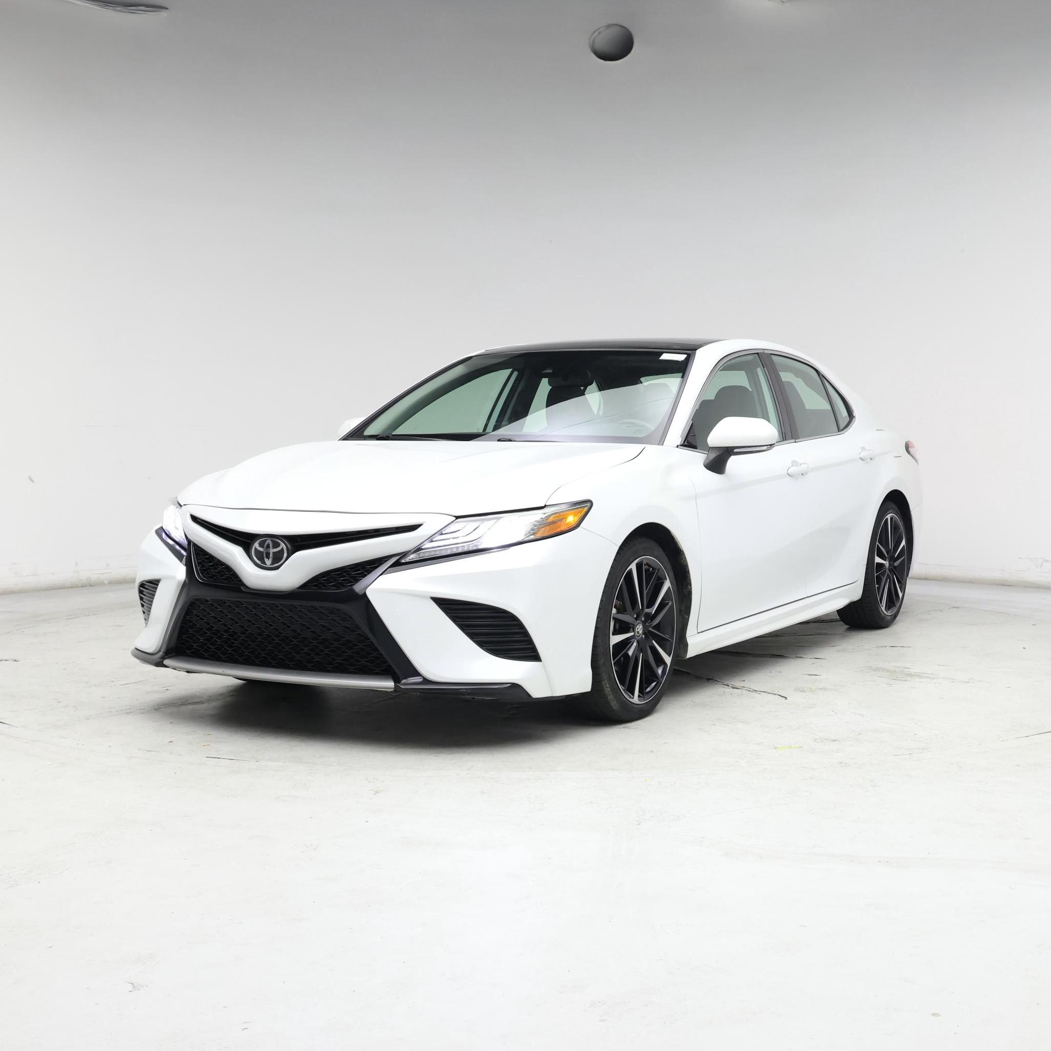 Thumbnail: 2019 Toyota Camry - 4