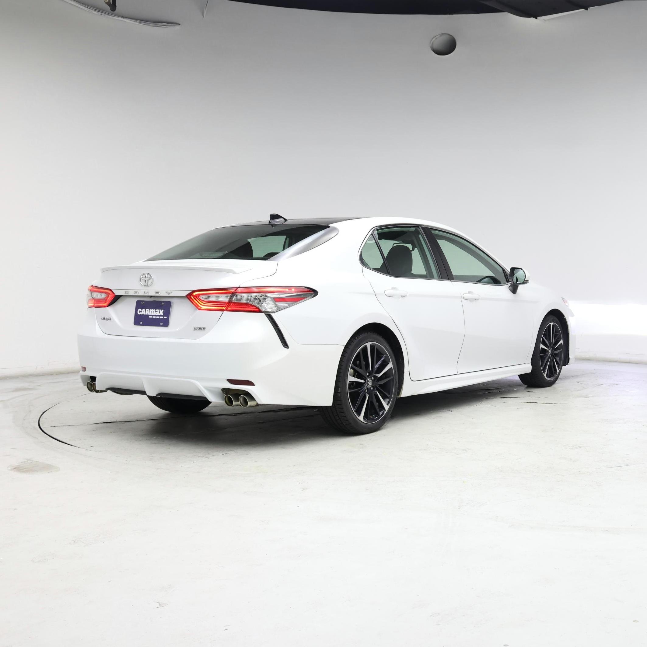 Thumbnail: 2019 Toyota Camry - 8