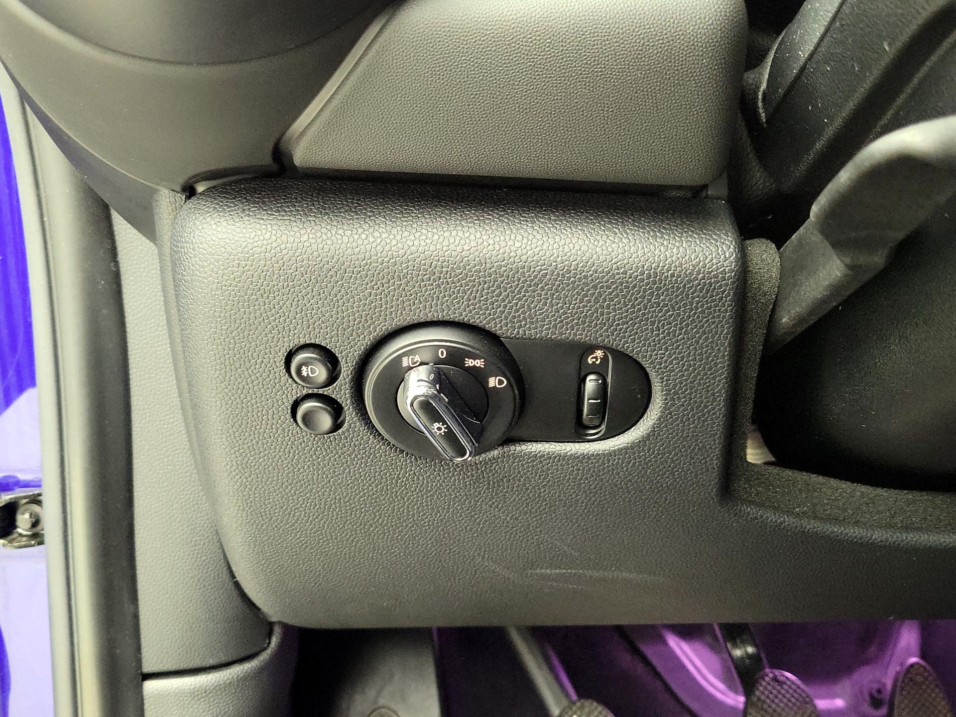 Thumbnail: 2019 MINI Cooper Hardtop - 13