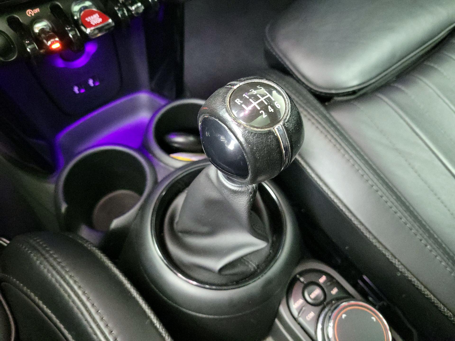Thumbnail: 2019 MINI Cooper Hardtop - 17