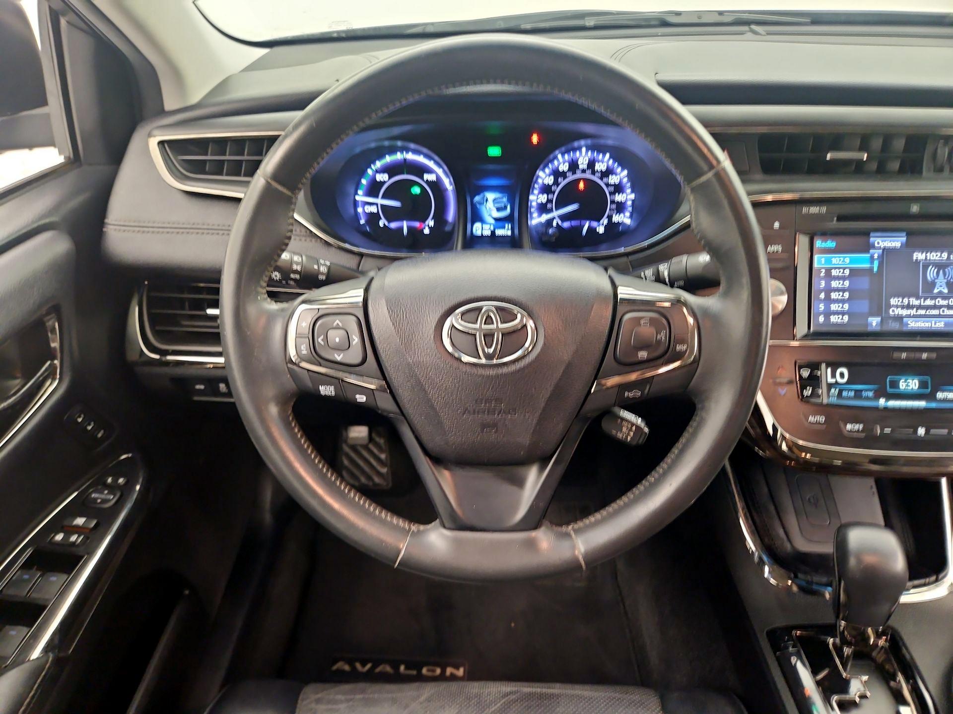 Thumbnail: 2015 Toyota Avalon - 10