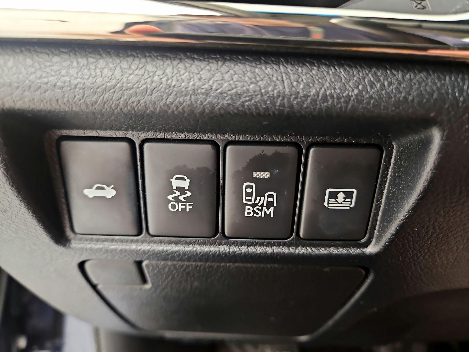 Thumbnail: 2015 Toyota Avalon - 13