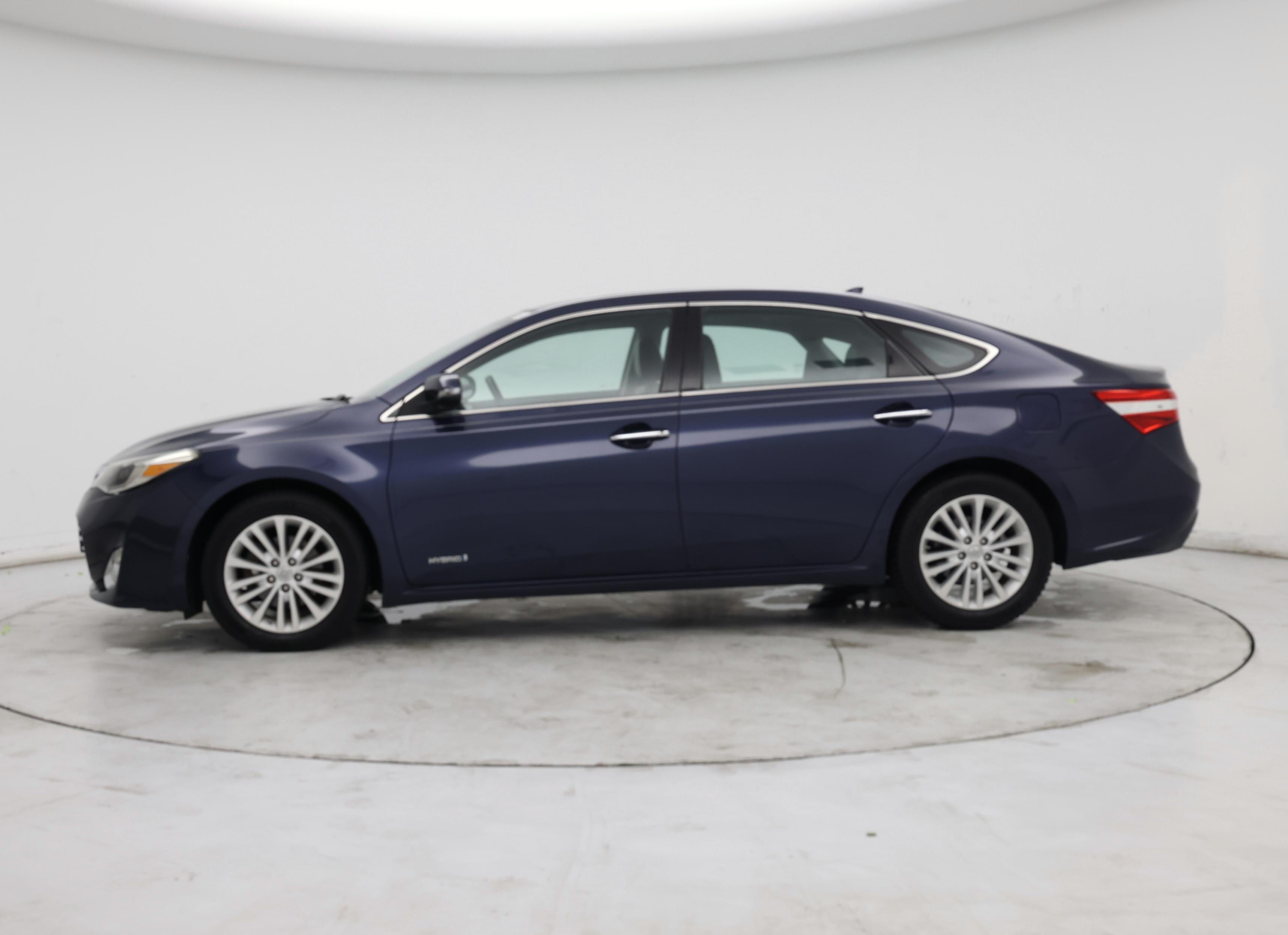 Thumbnail: 2015 Toyota Avalon - 3