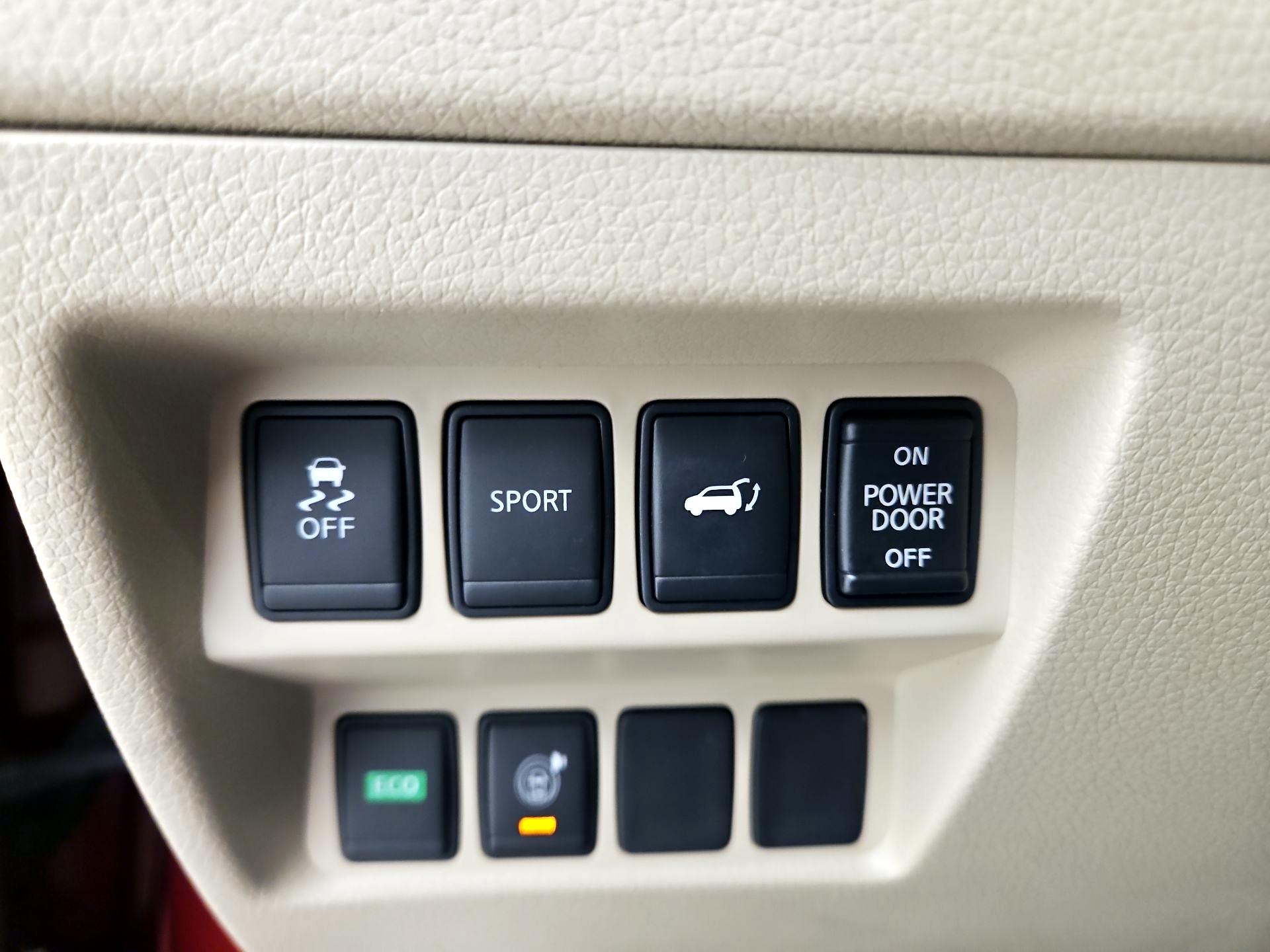 Thumbnail: 2015 Nissan Rogue - 13