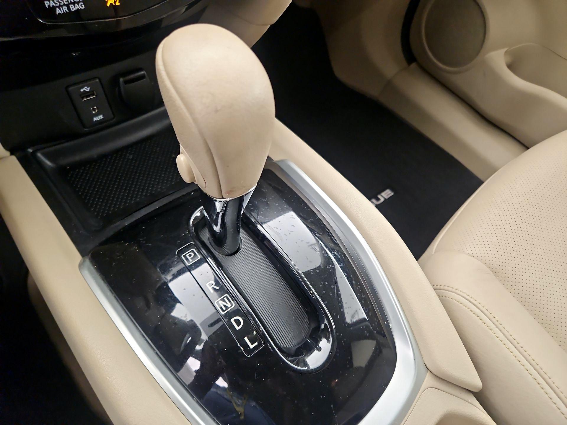 Thumbnail: 2015 Nissan Rogue - 17