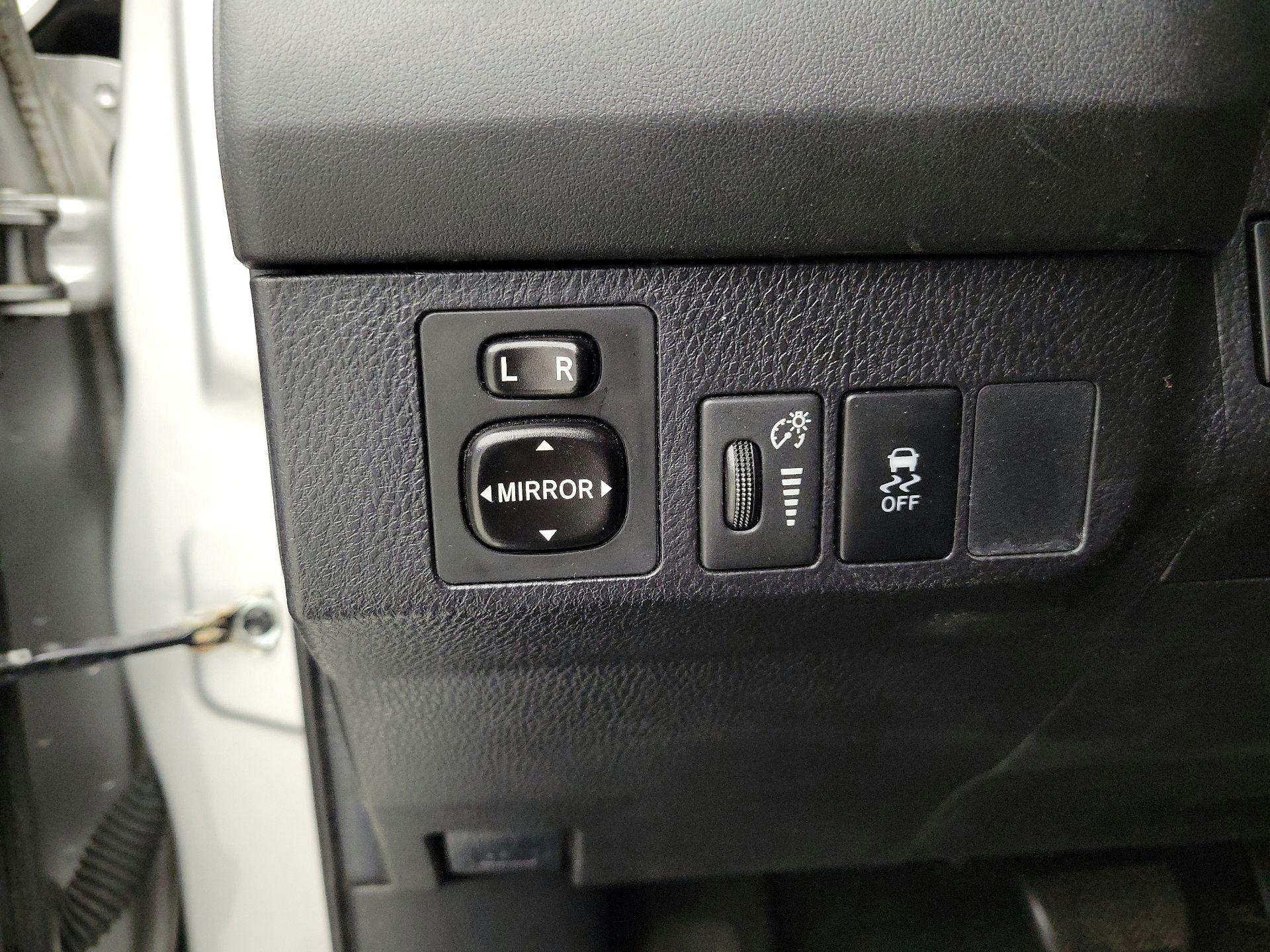 Thumbnail: 2015 Toyota RAV4 - 13