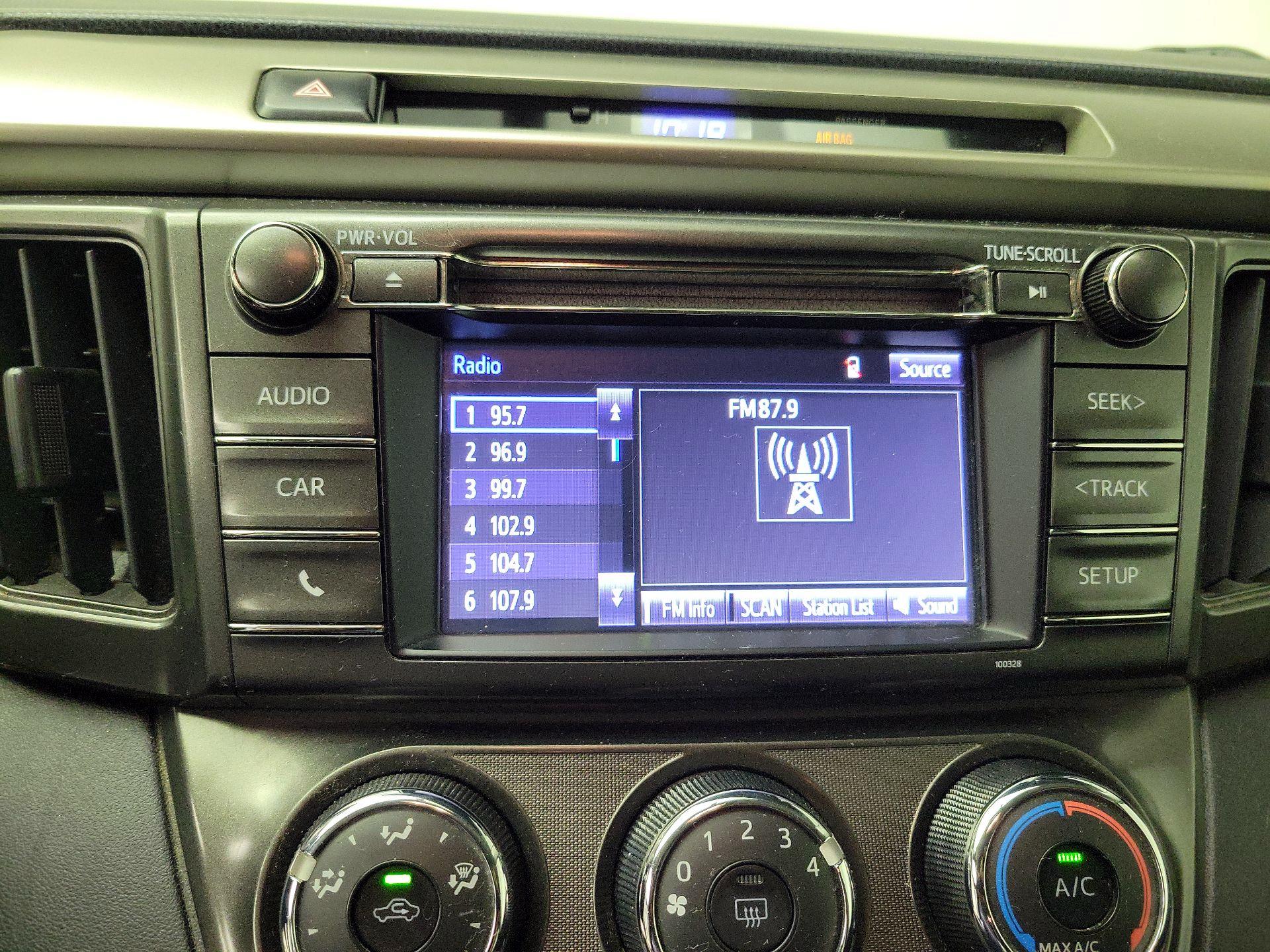 Thumbnail: 2015 Toyota RAV4 - 15