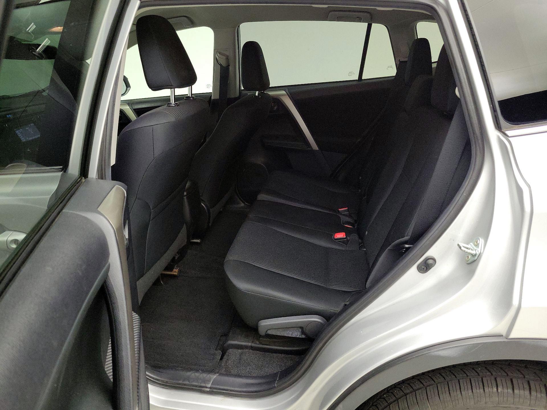 Thumbnail: 2015 Toyota RAV4 - 19