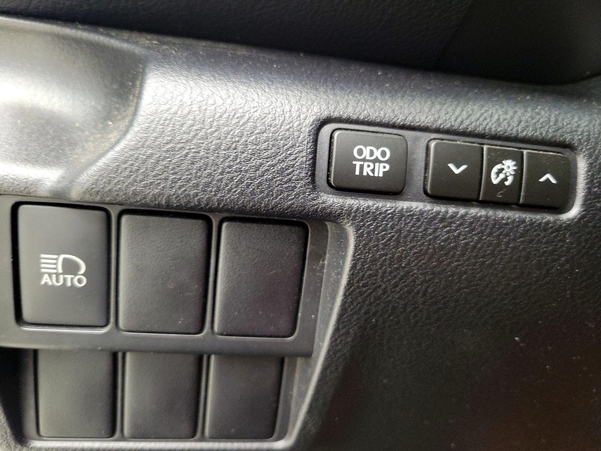 Thumbnail: 2017 Lexus IS - 13