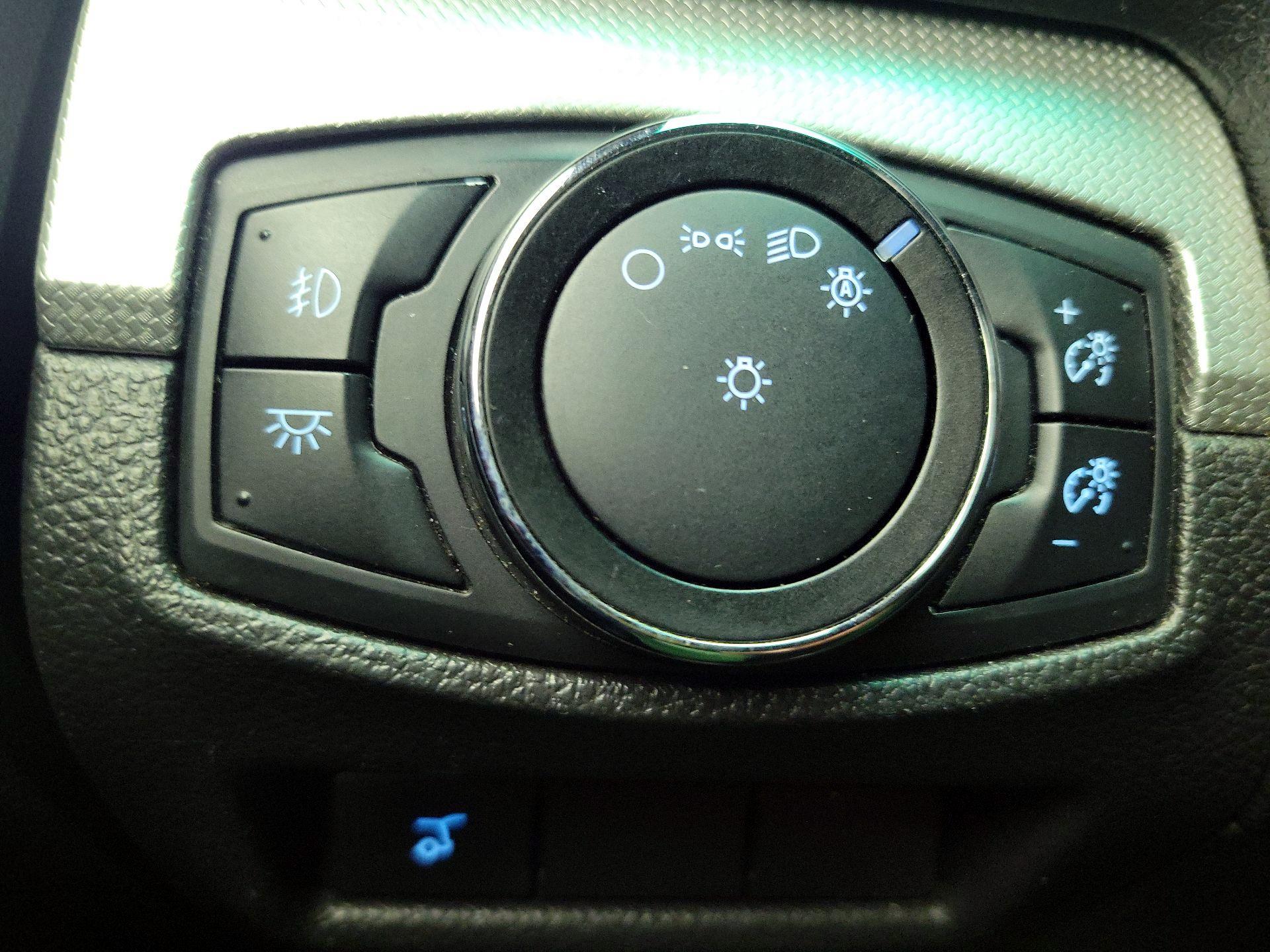 Thumbnail: 2014 Ford Explorer - 13