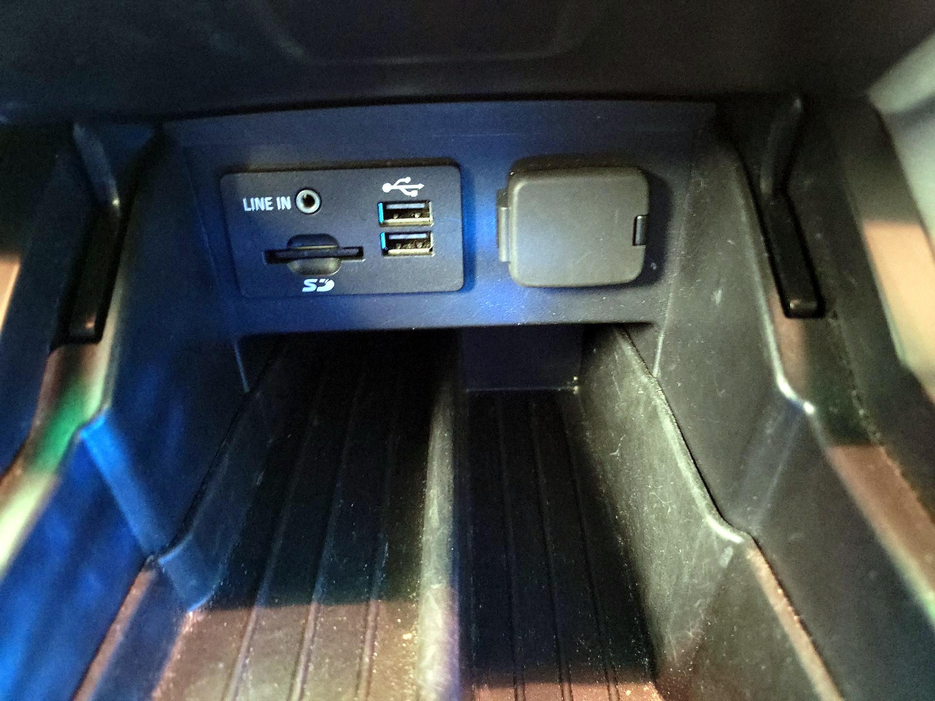 Thumbnail: 2014 Ford Explorer - 19