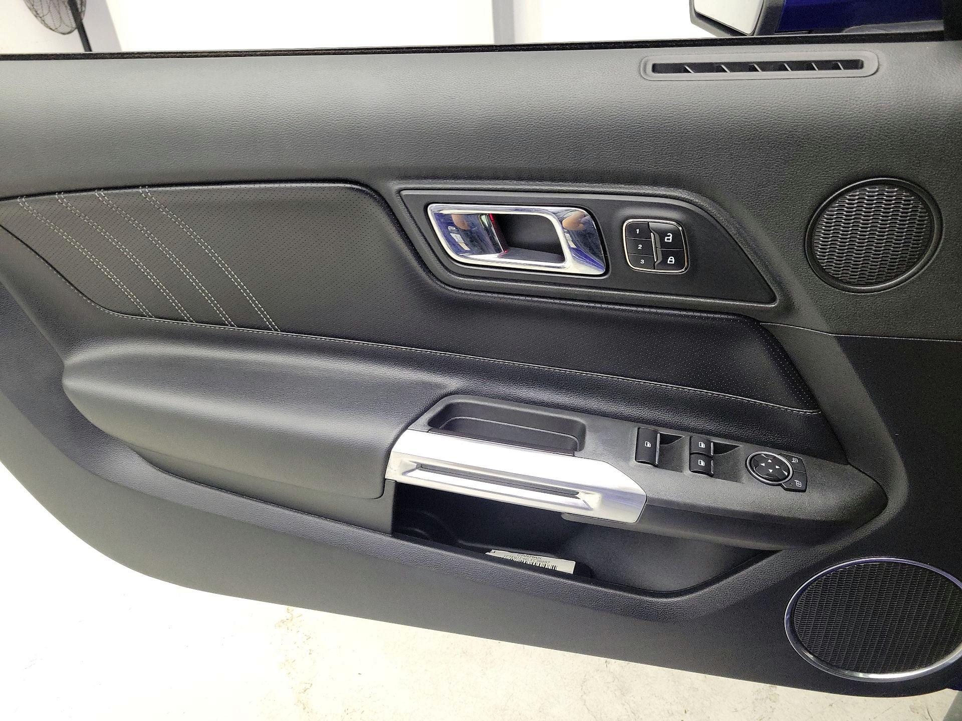 Thumbnail: 2015 Ford Mustang - 12