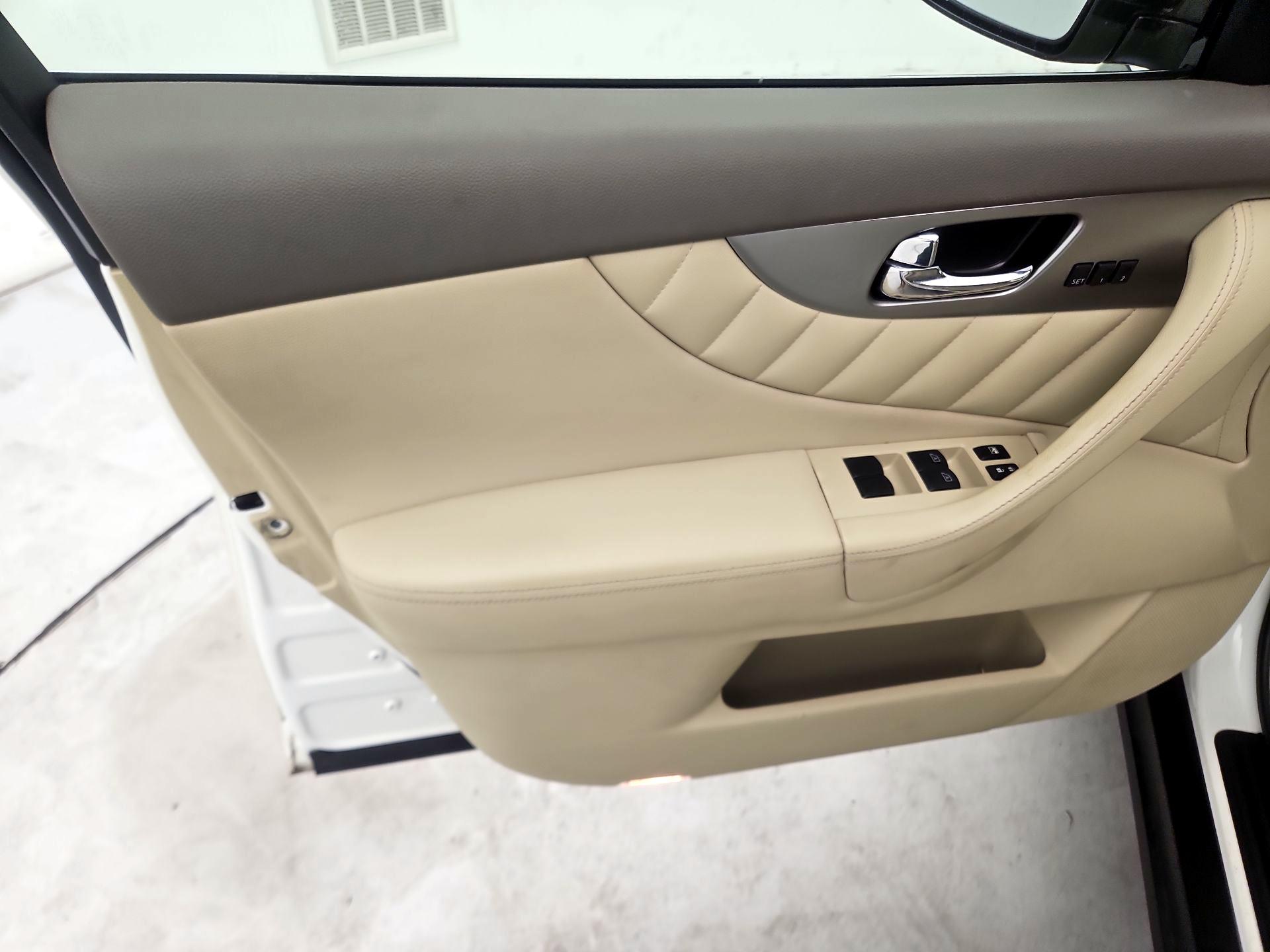 Thumbnail: 2013 INFINITI FX37 - 12