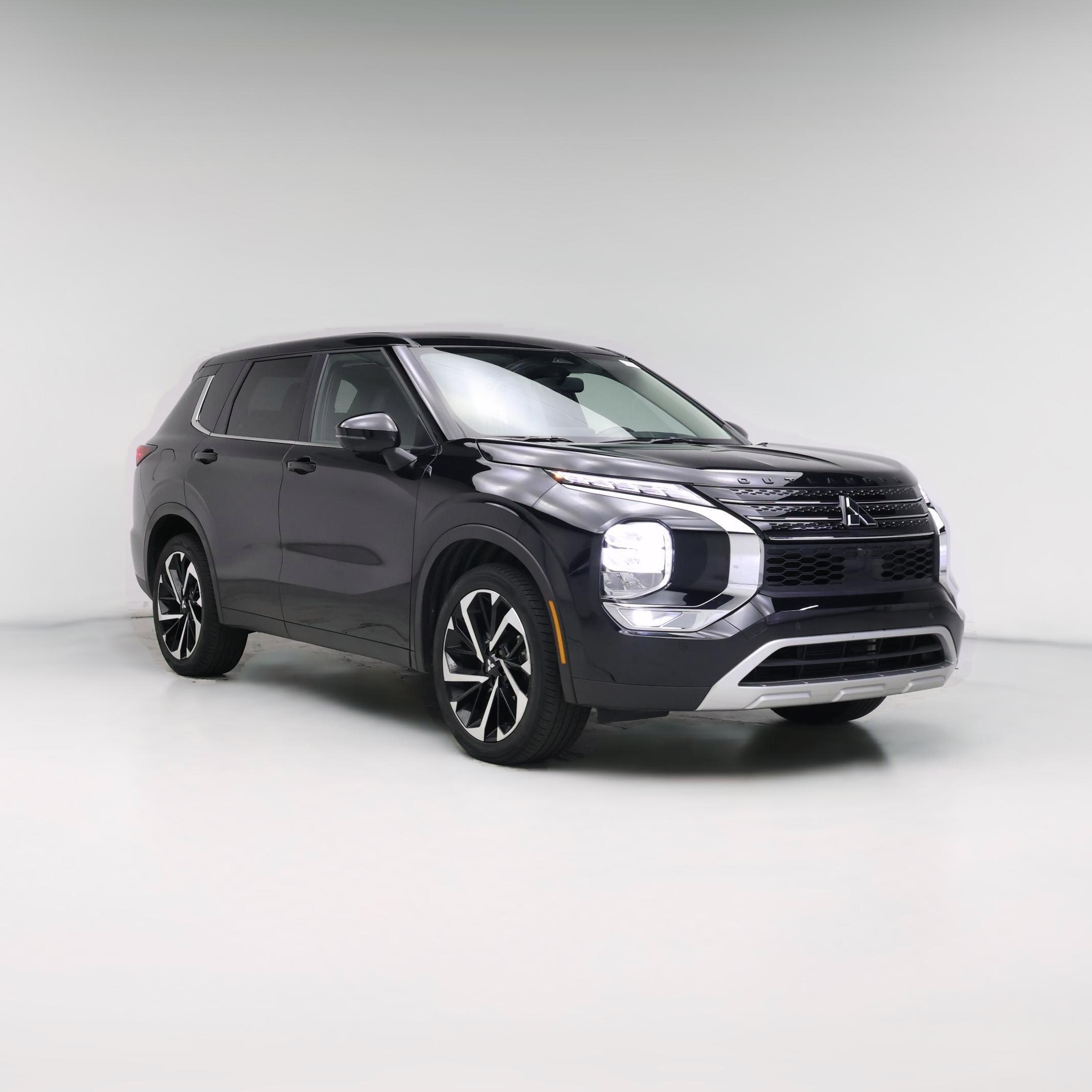 Thumbnail: 2023 Mitsubishi Outlander - 1