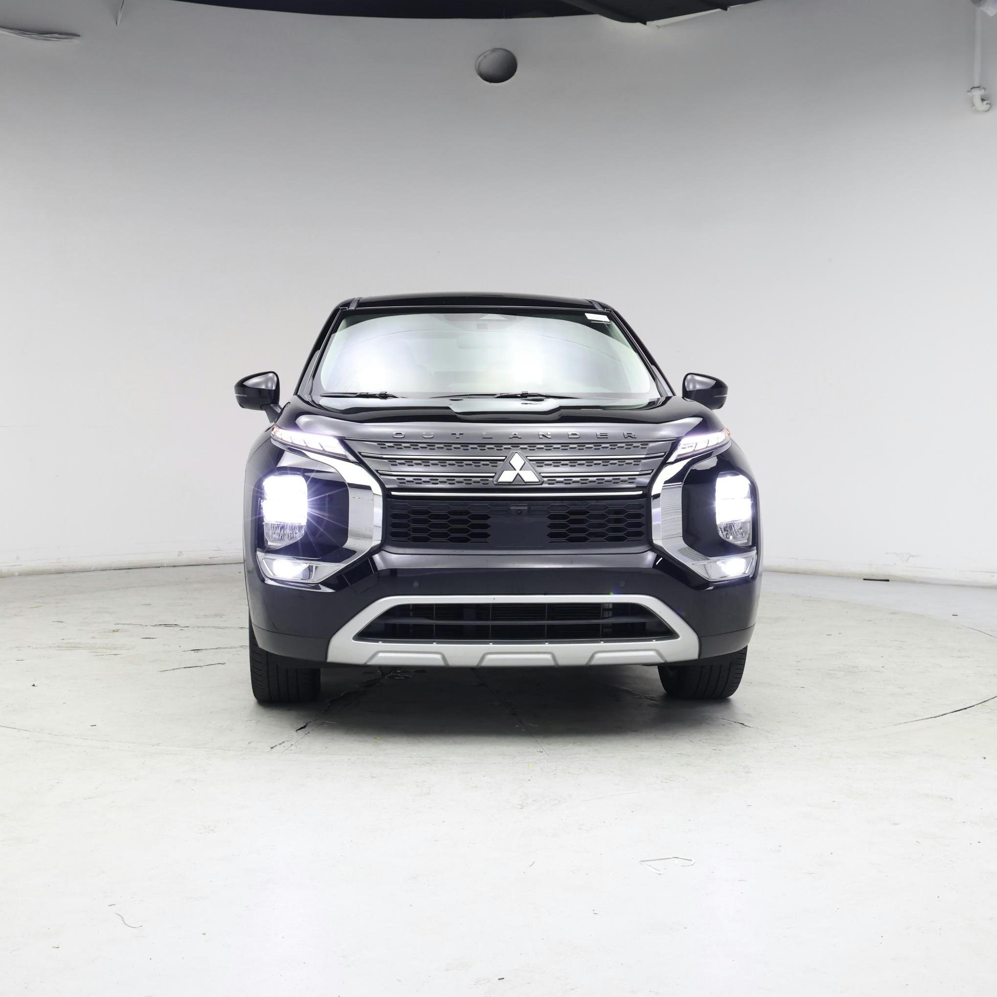 Thumbnail: 2023 Mitsubishi Outlander - 5