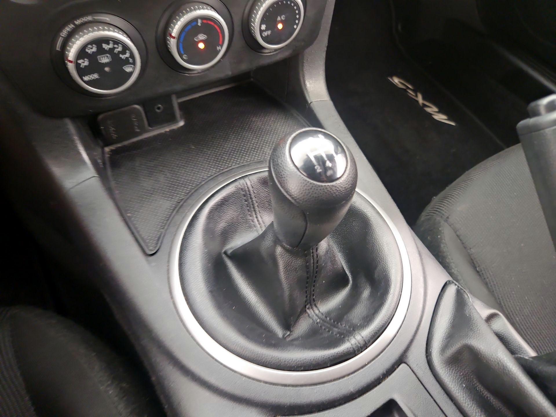 Thumbnail: 2013 Mazda MX-5 Miata - 15