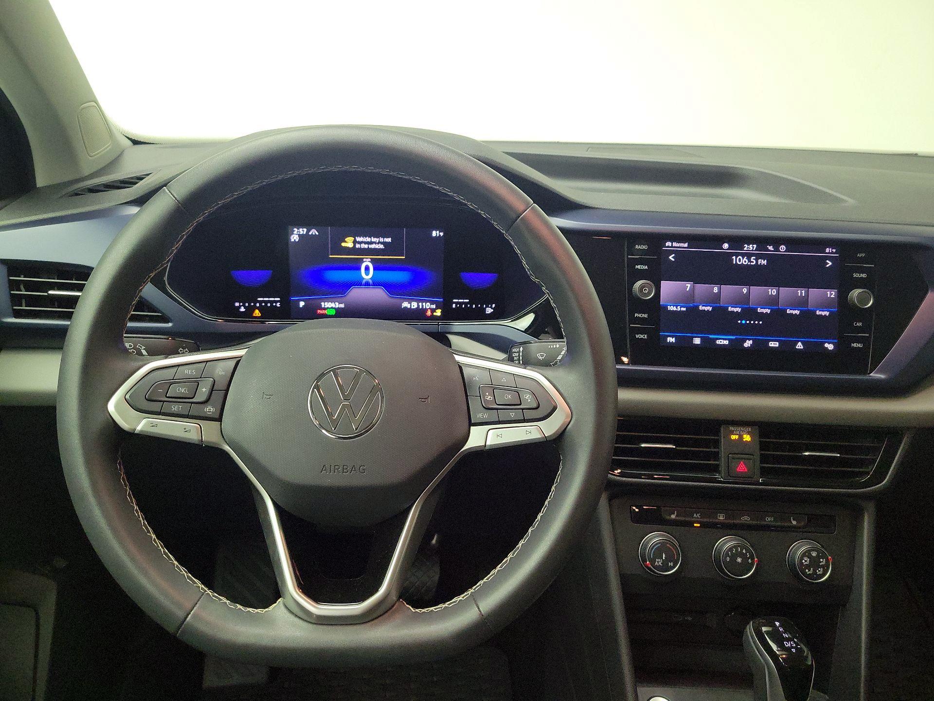 Thumbnail: 2022 Volkswagen Taos - 10