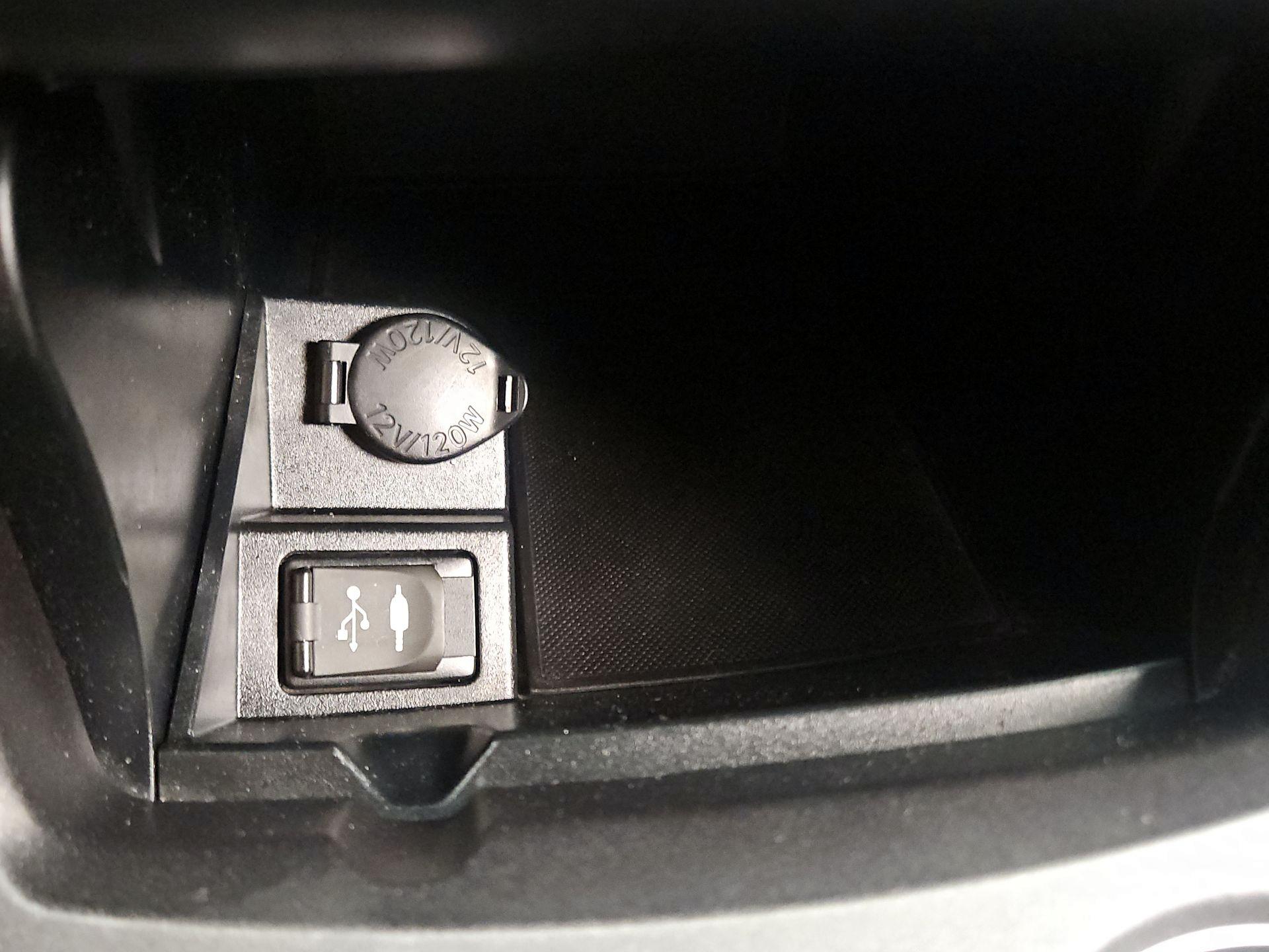 Thumbnail: 2017 Toyota Camry - 18