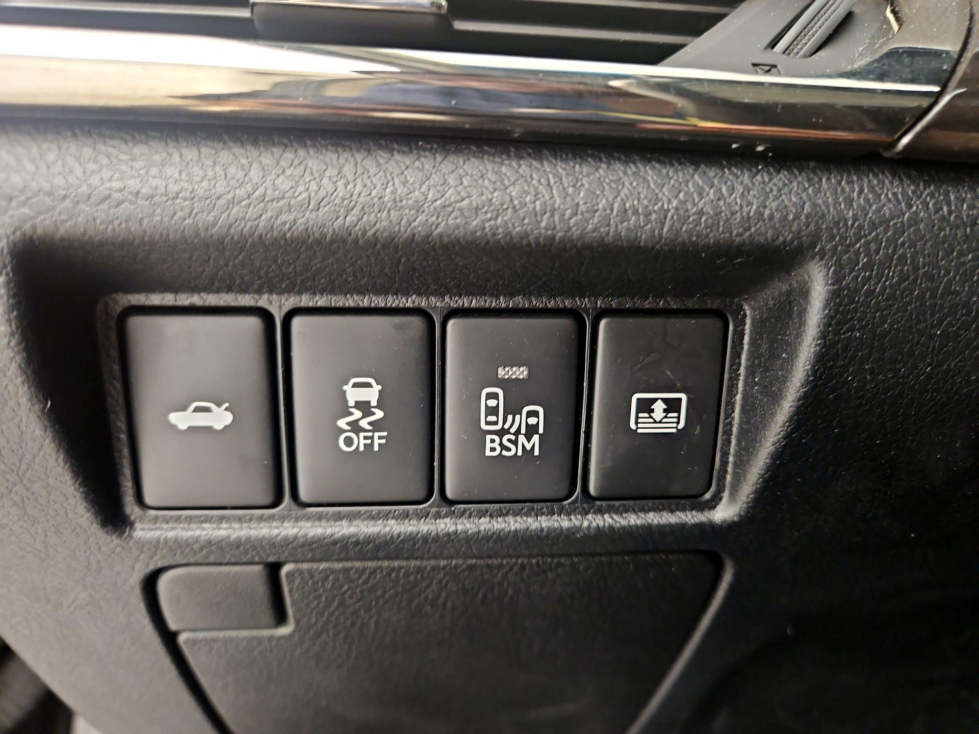 Thumbnail: 2013 Toyota Avalon - 13