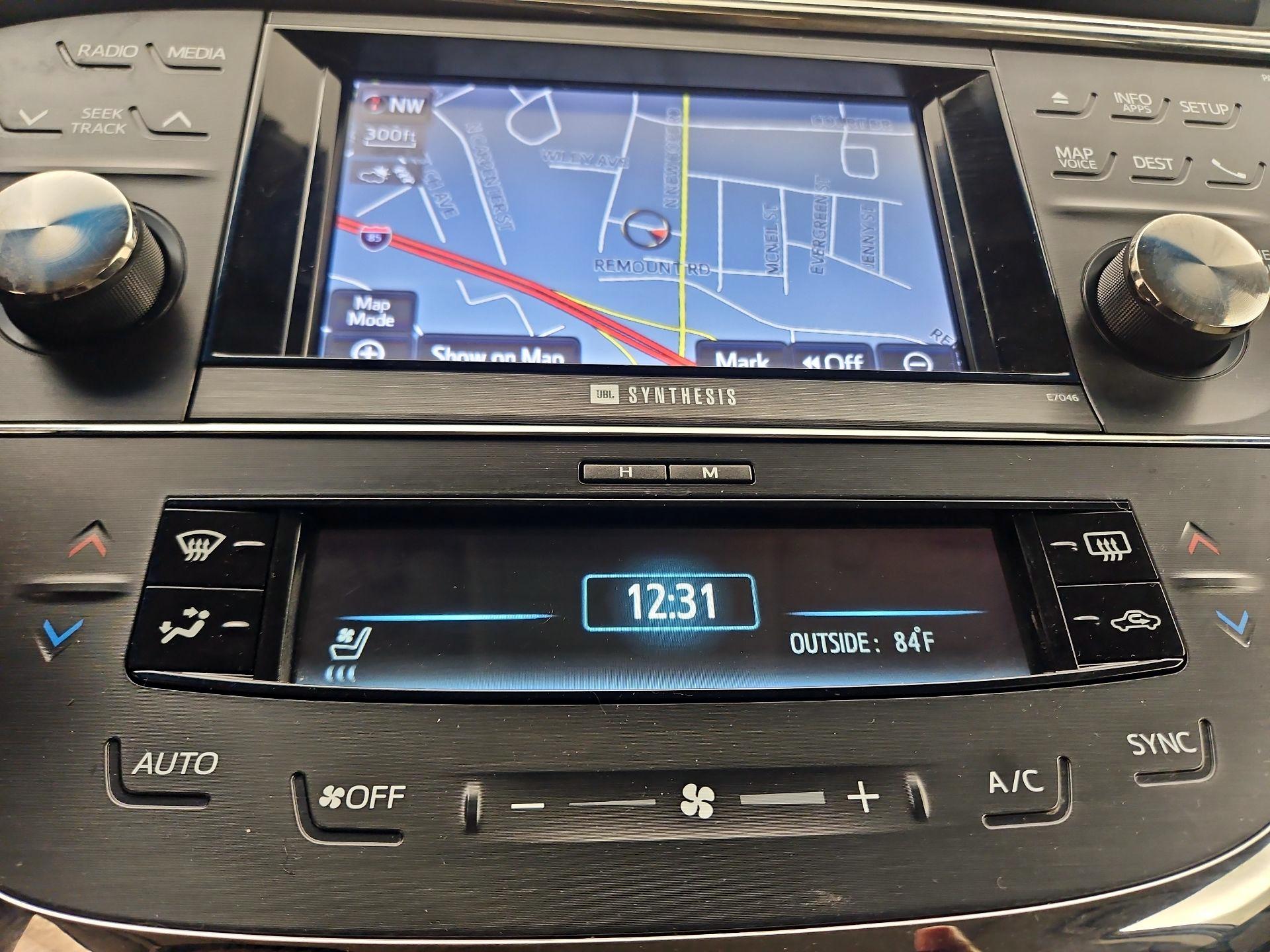 Thumbnail: 2013 Toyota Avalon - 17