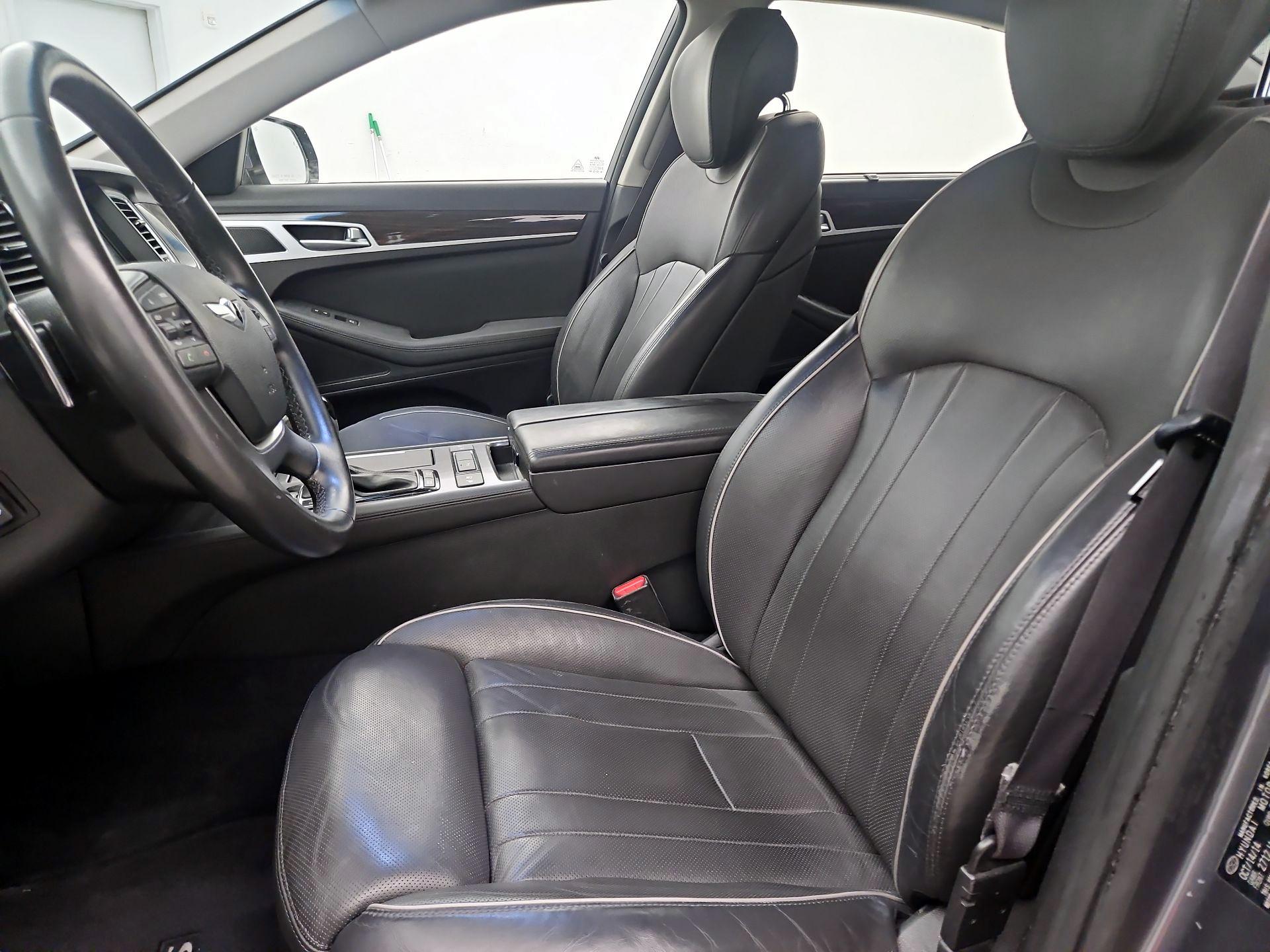 Thumbnail: 2015 Hyundai Genesis - 11
