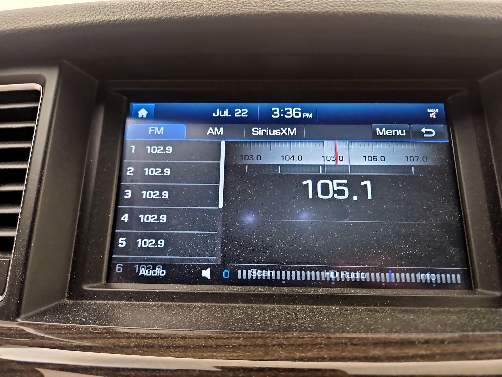 Thumbnail: 2015 Hyundai Genesis - 15