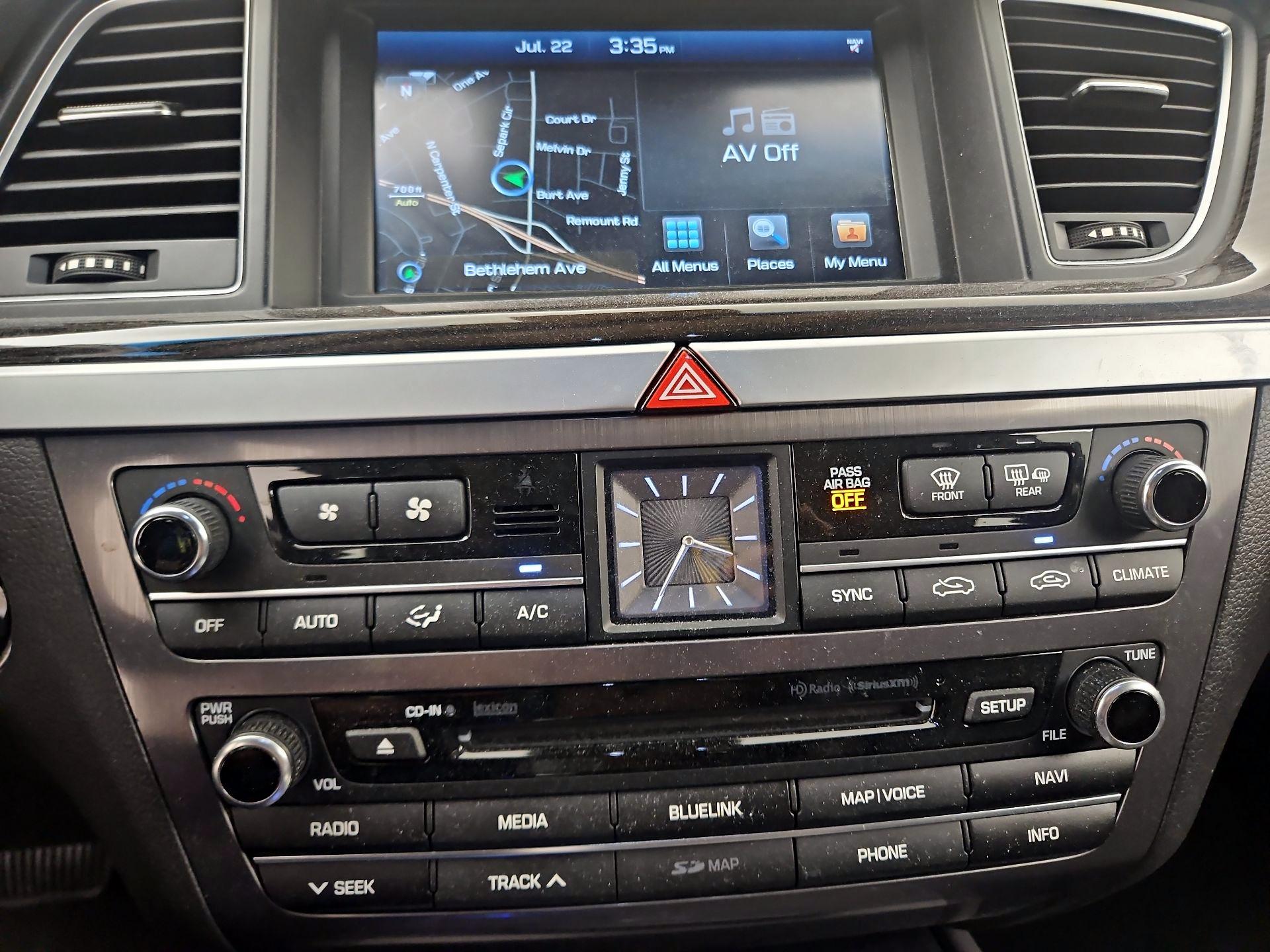 Thumbnail: 2015 Hyundai Genesis - 16