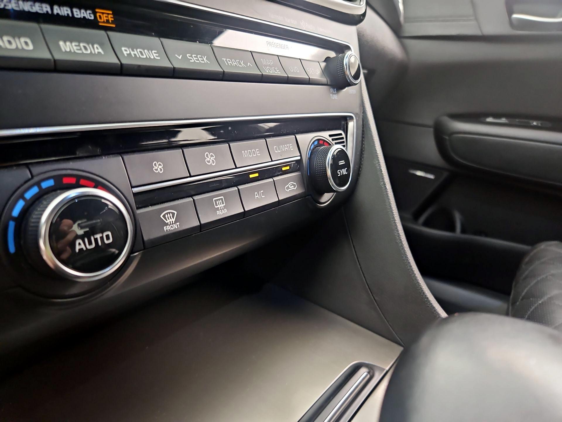 Thumbnail: 2017 Kia Optima - 16