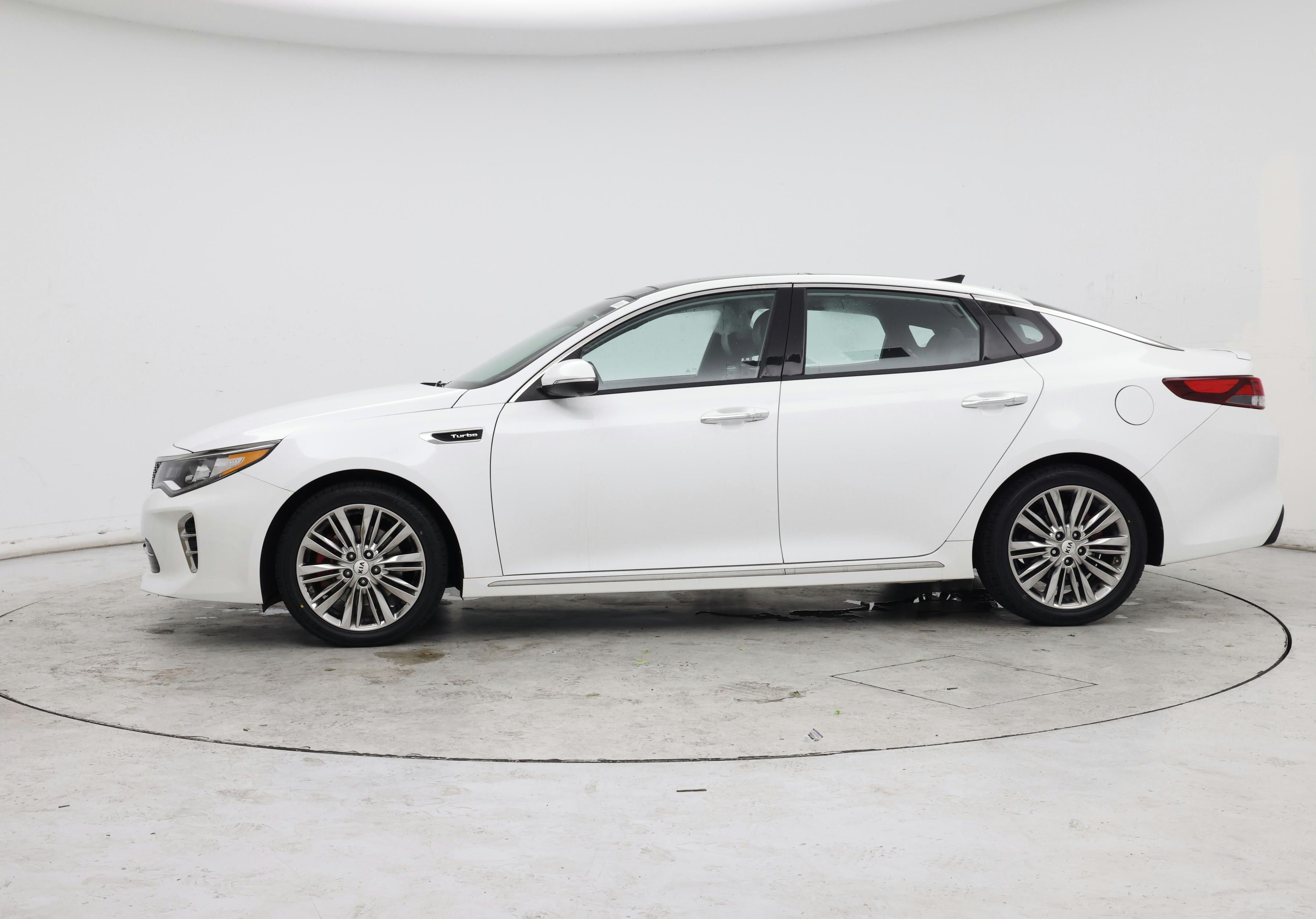 Thumbnail: 2017 Kia Optima - 3