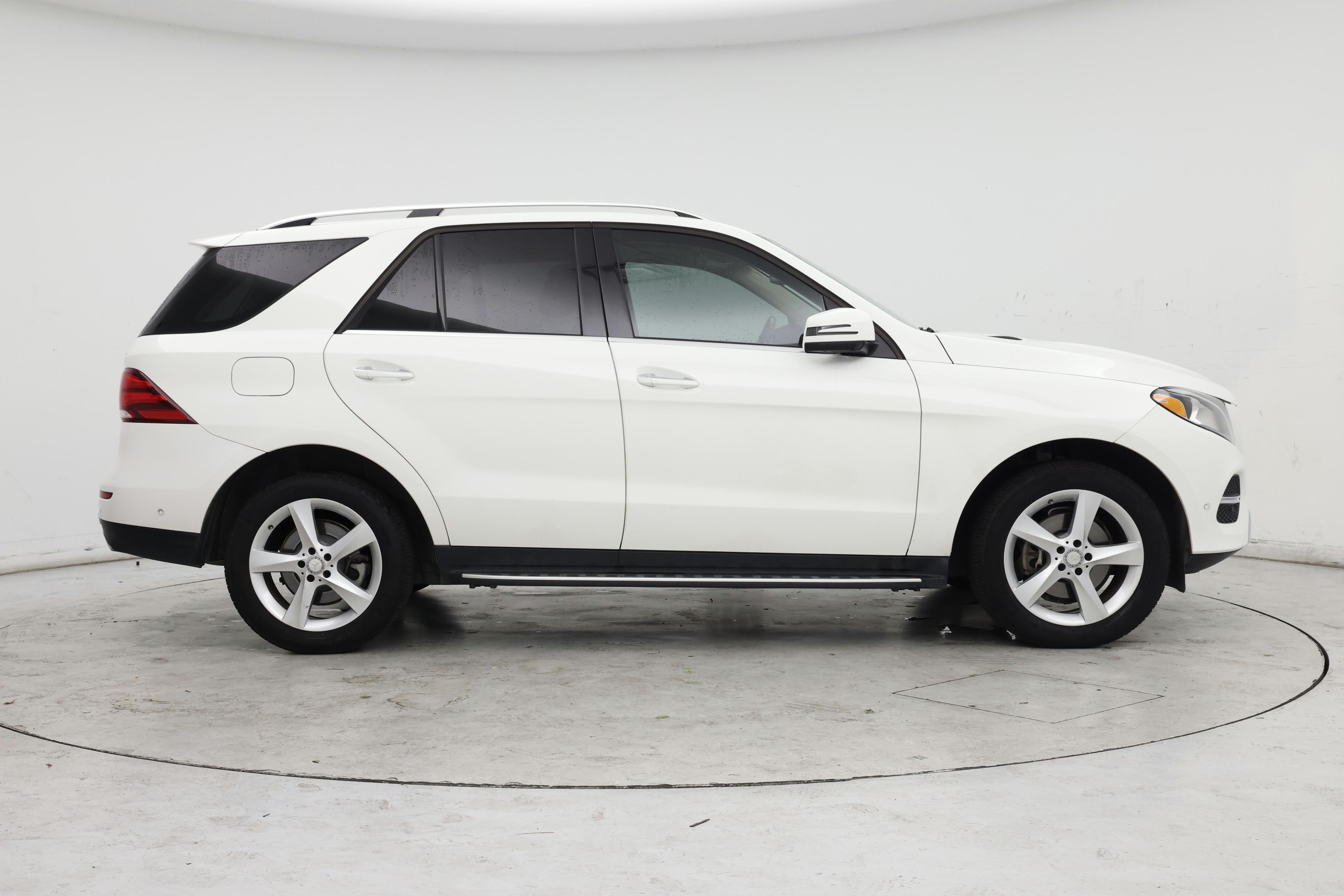 Thumbnail: 2017 Mercedes-Benz GLE - 7