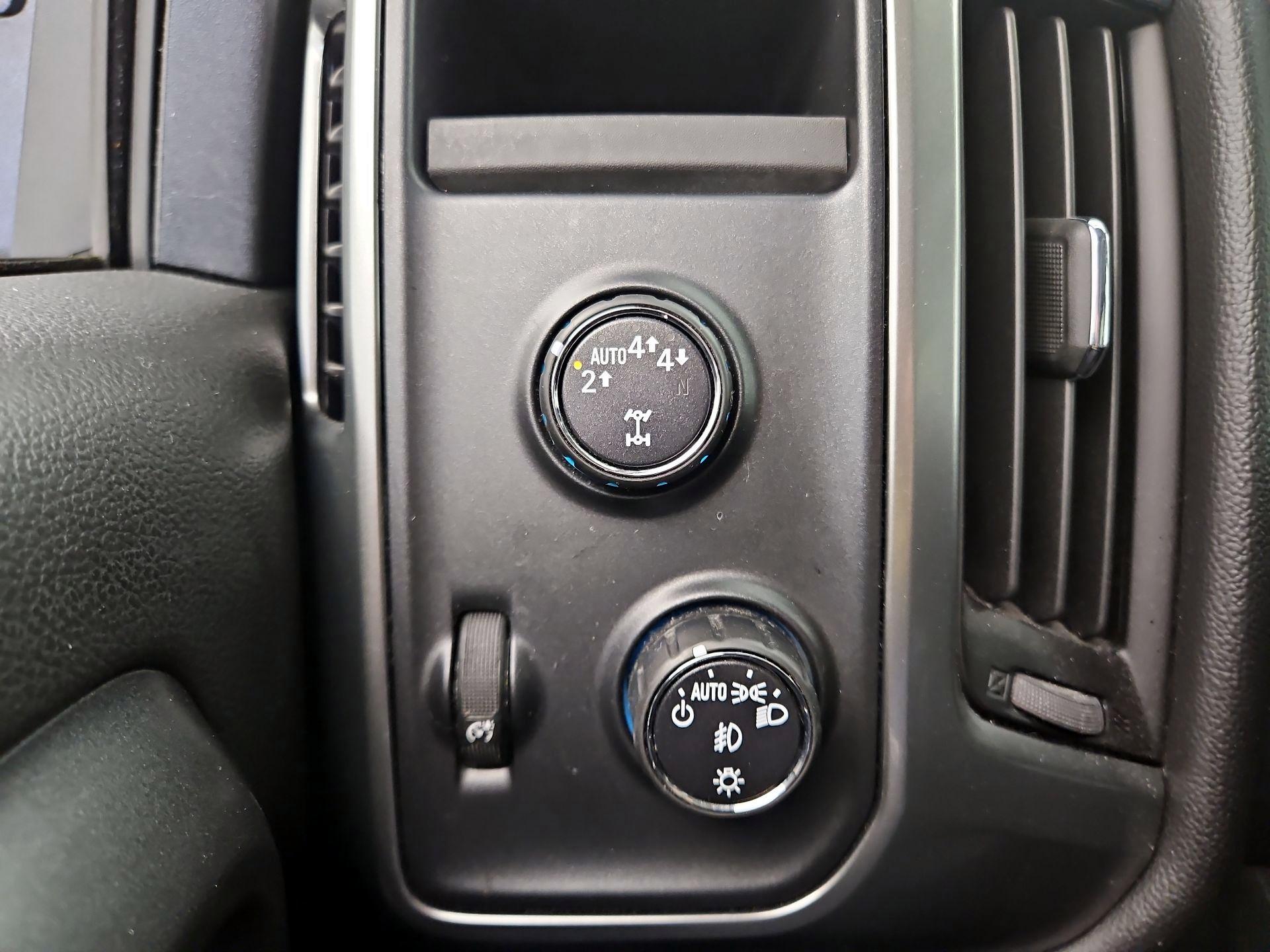 Thumbnail: 2017 Chevrolet Silverado 1500 - 13