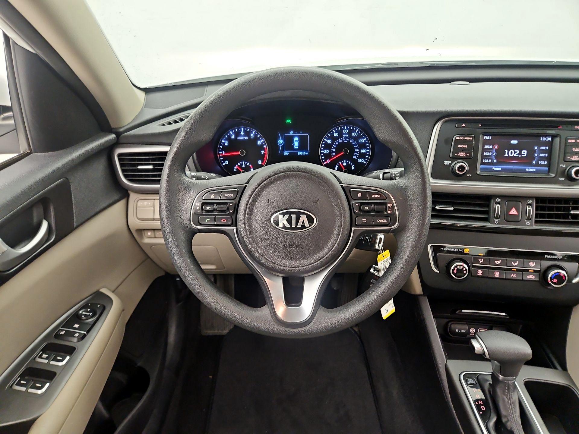 Thumbnail: 2016 Kia Optima - 10
