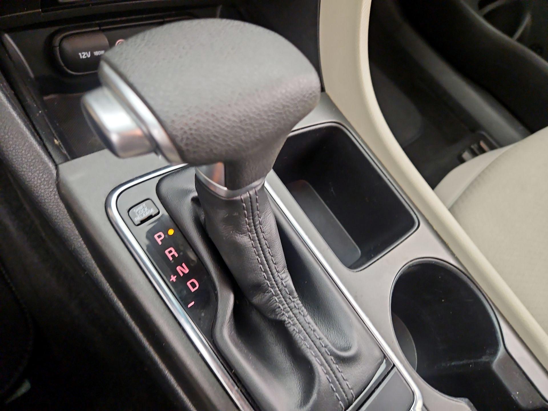 Thumbnail: 2016 Kia Optima - 17