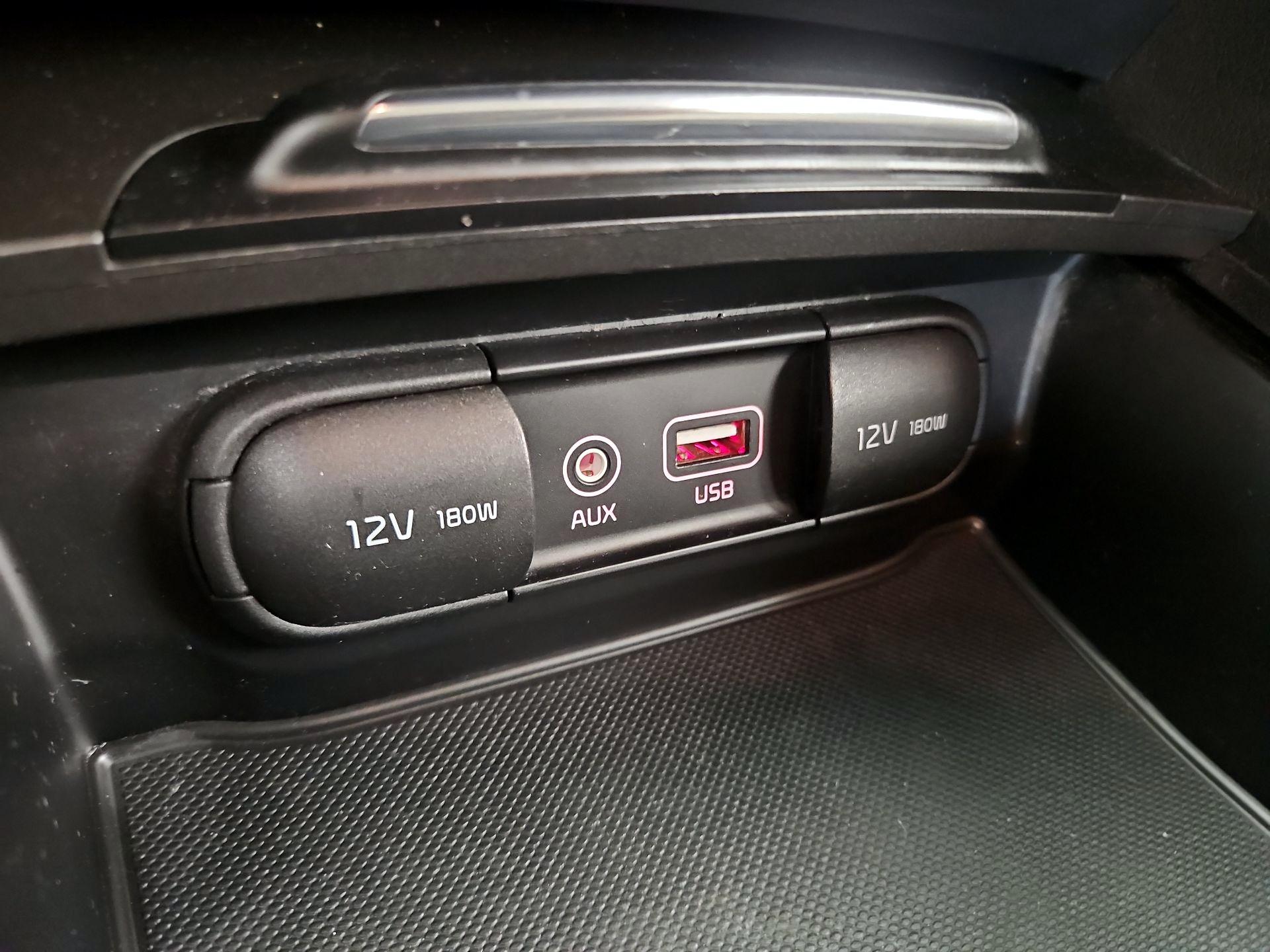 Thumbnail: 2016 Kia Optima - 18